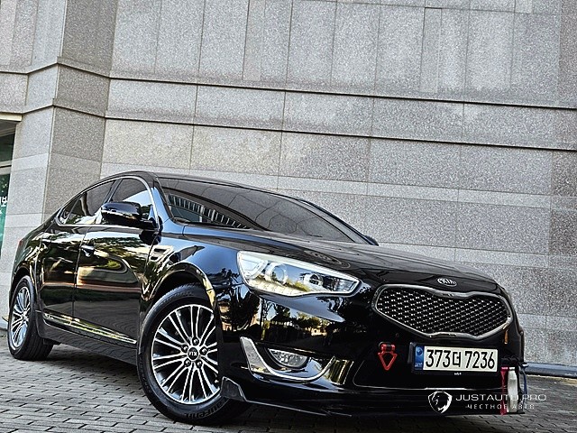 Автомобиль Kia K7