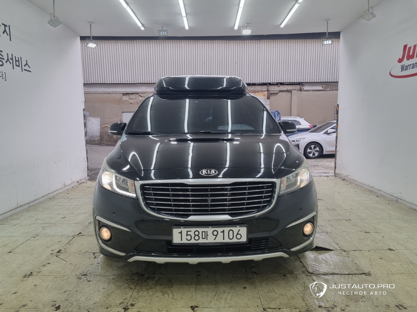 Автомобиль Kia Canival
