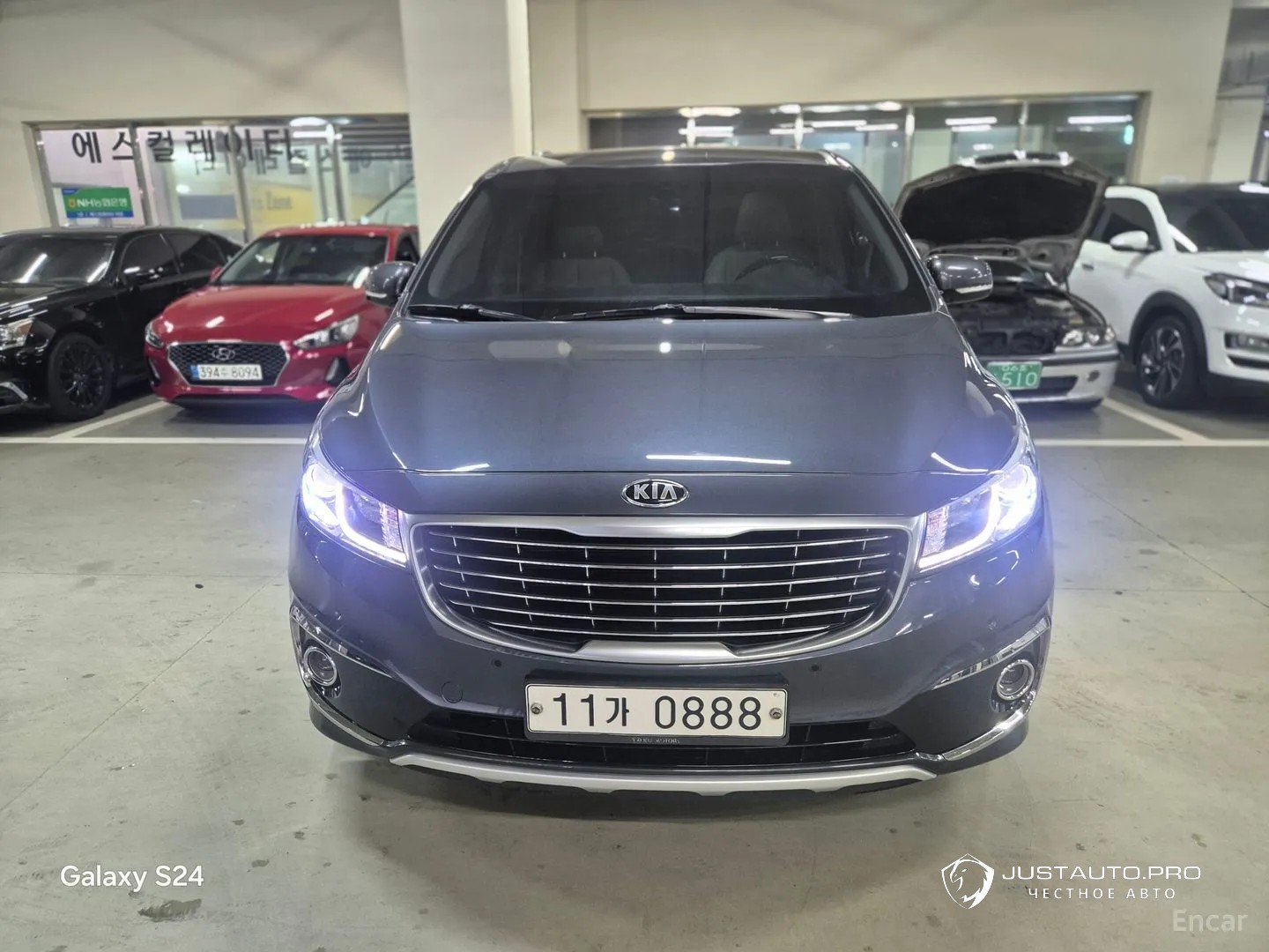 Автомобиль Kia Canival