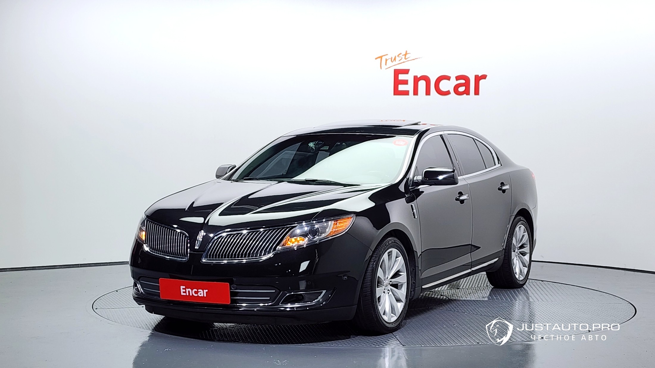 Автомобиль Lincoln MKS