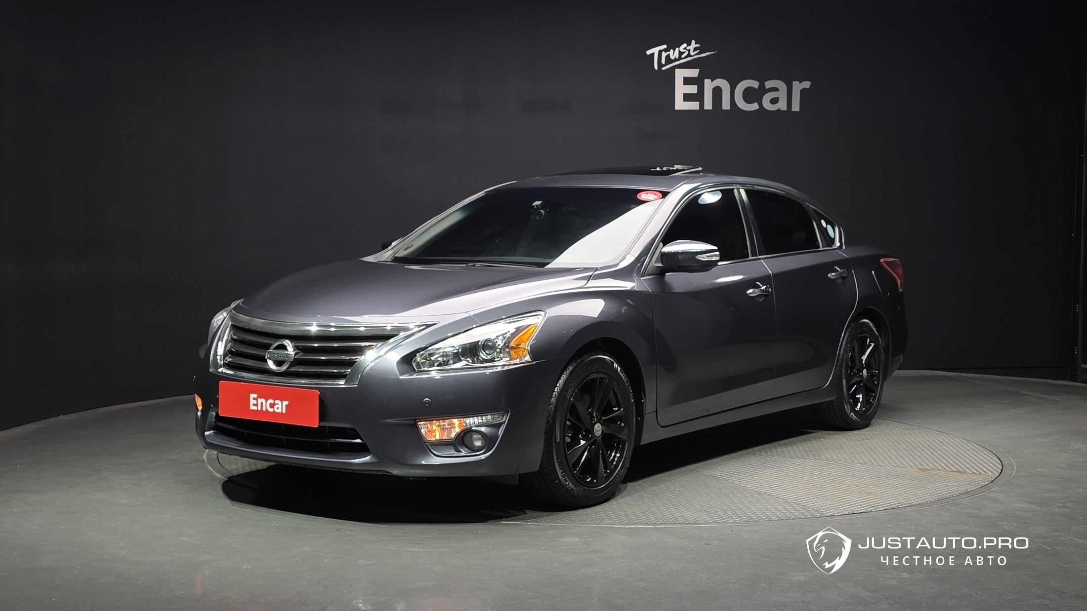 Автомобиль Nissan Altima