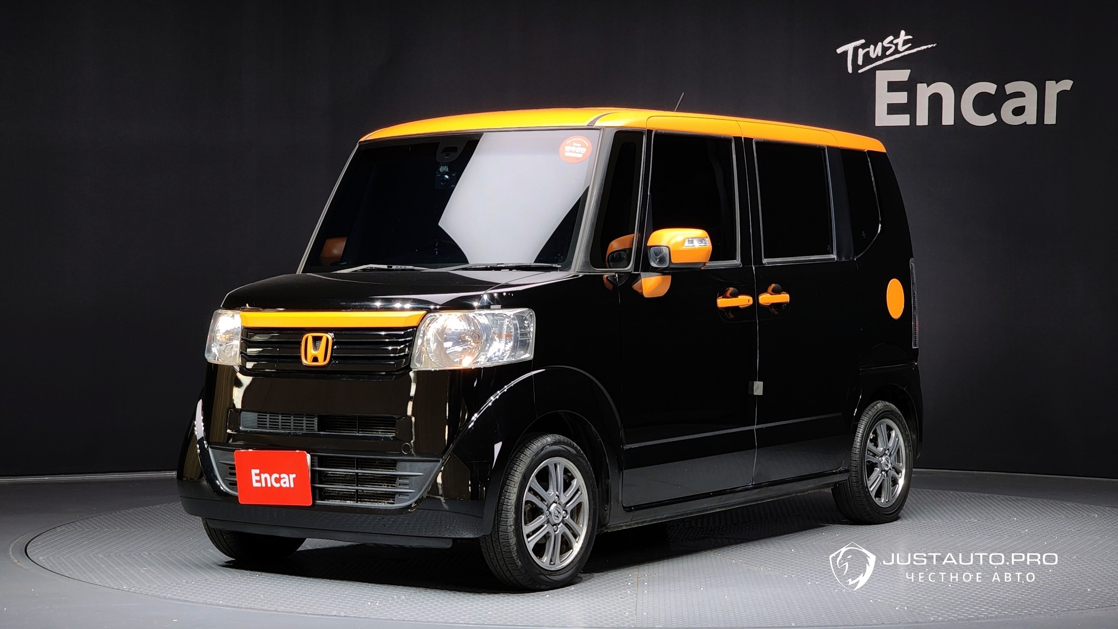 Автомобиль Honda N-BOX