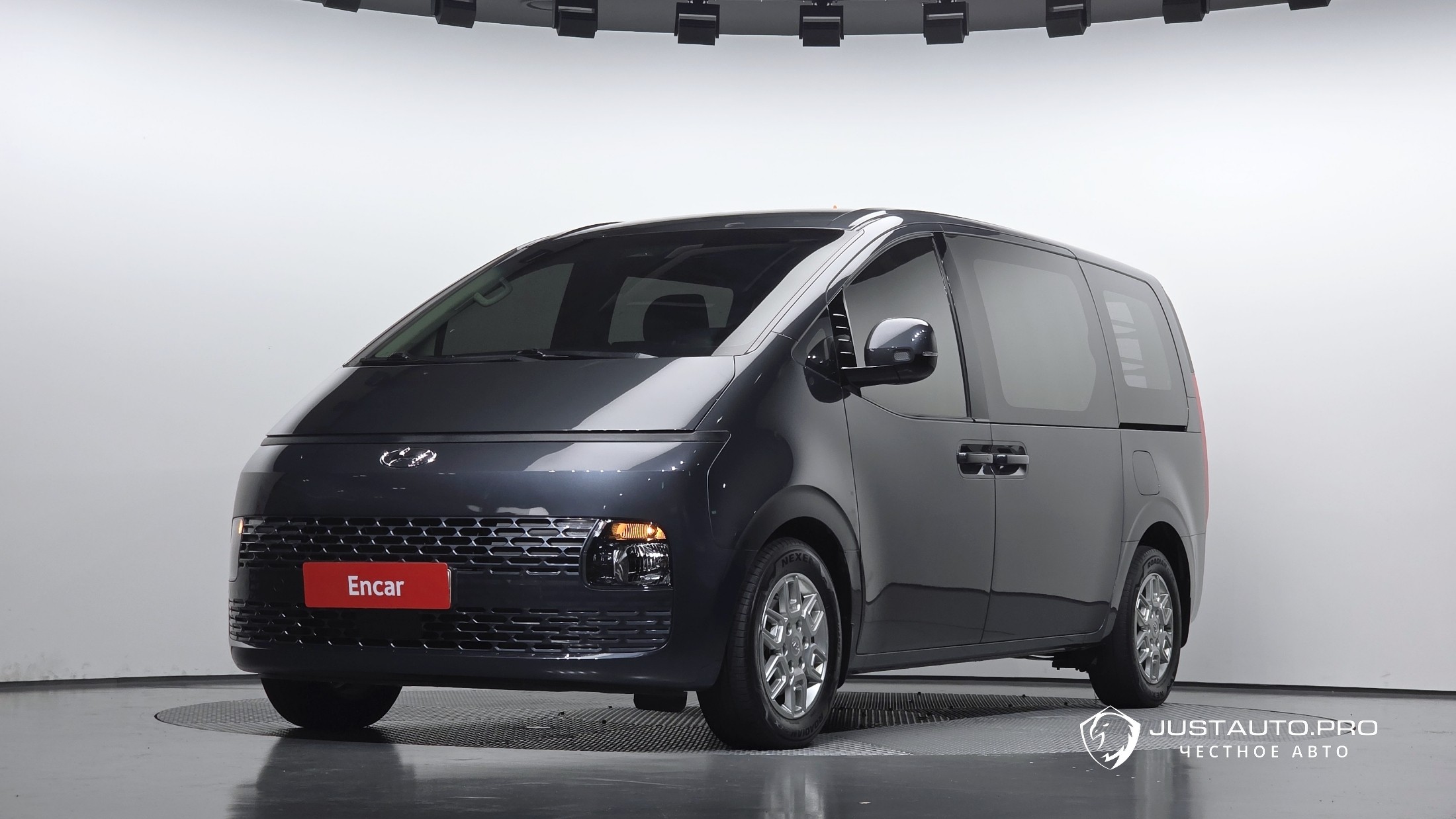 Автомобиль Hyundai Staria