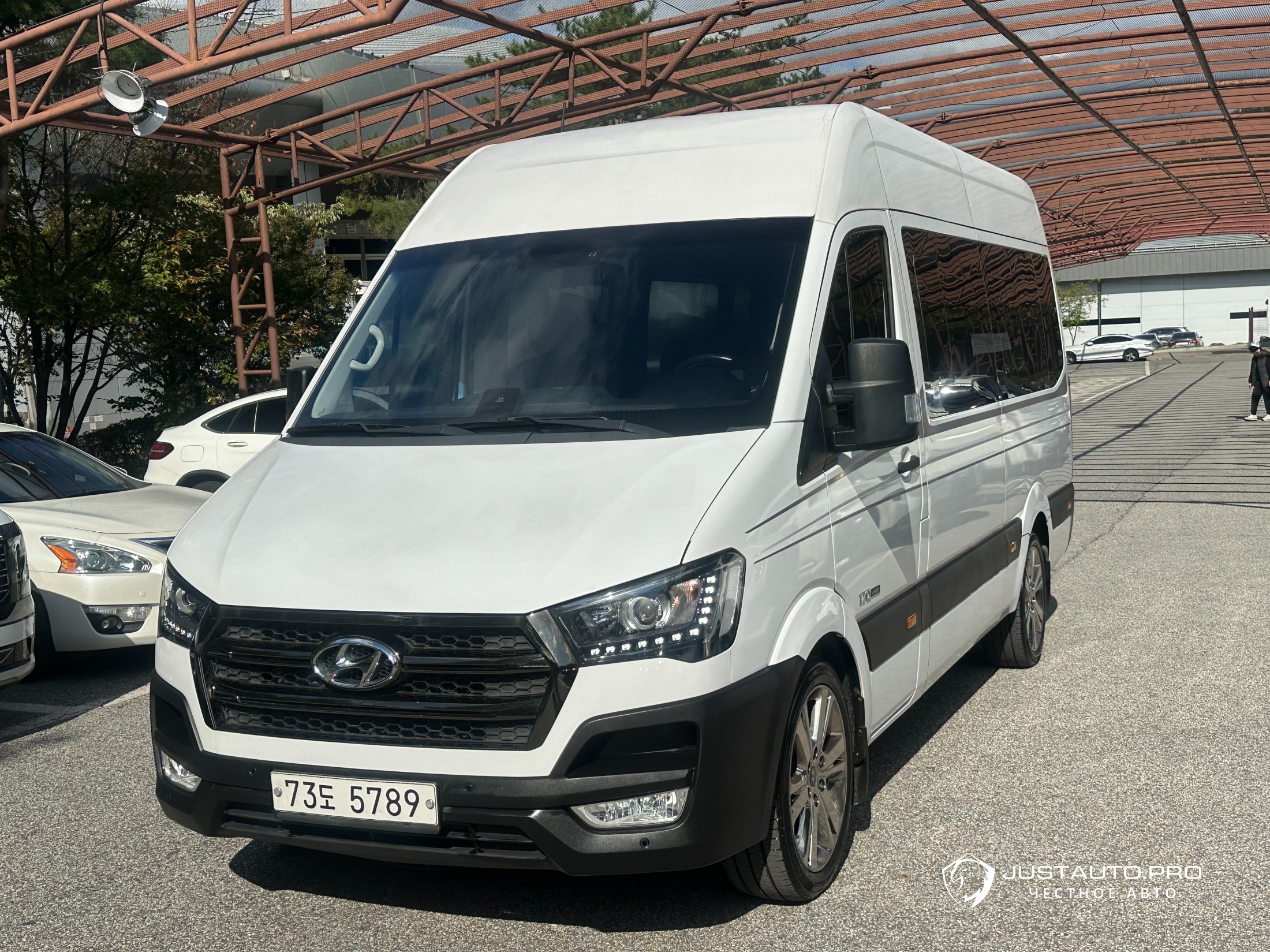 Автомобиль Hyundai Solati