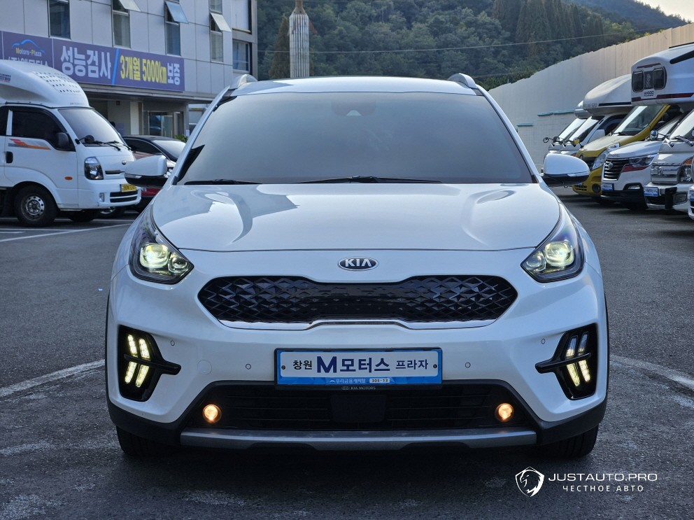 Автомобиль Kia Niro