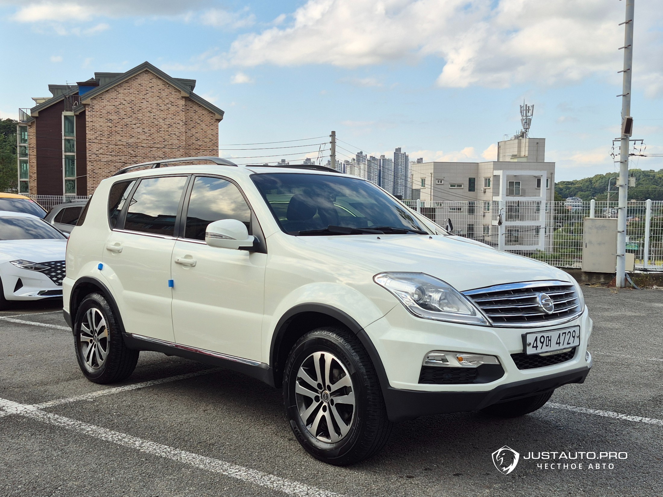 Автомобиль KG_Mobility_Ssangyong Rexton