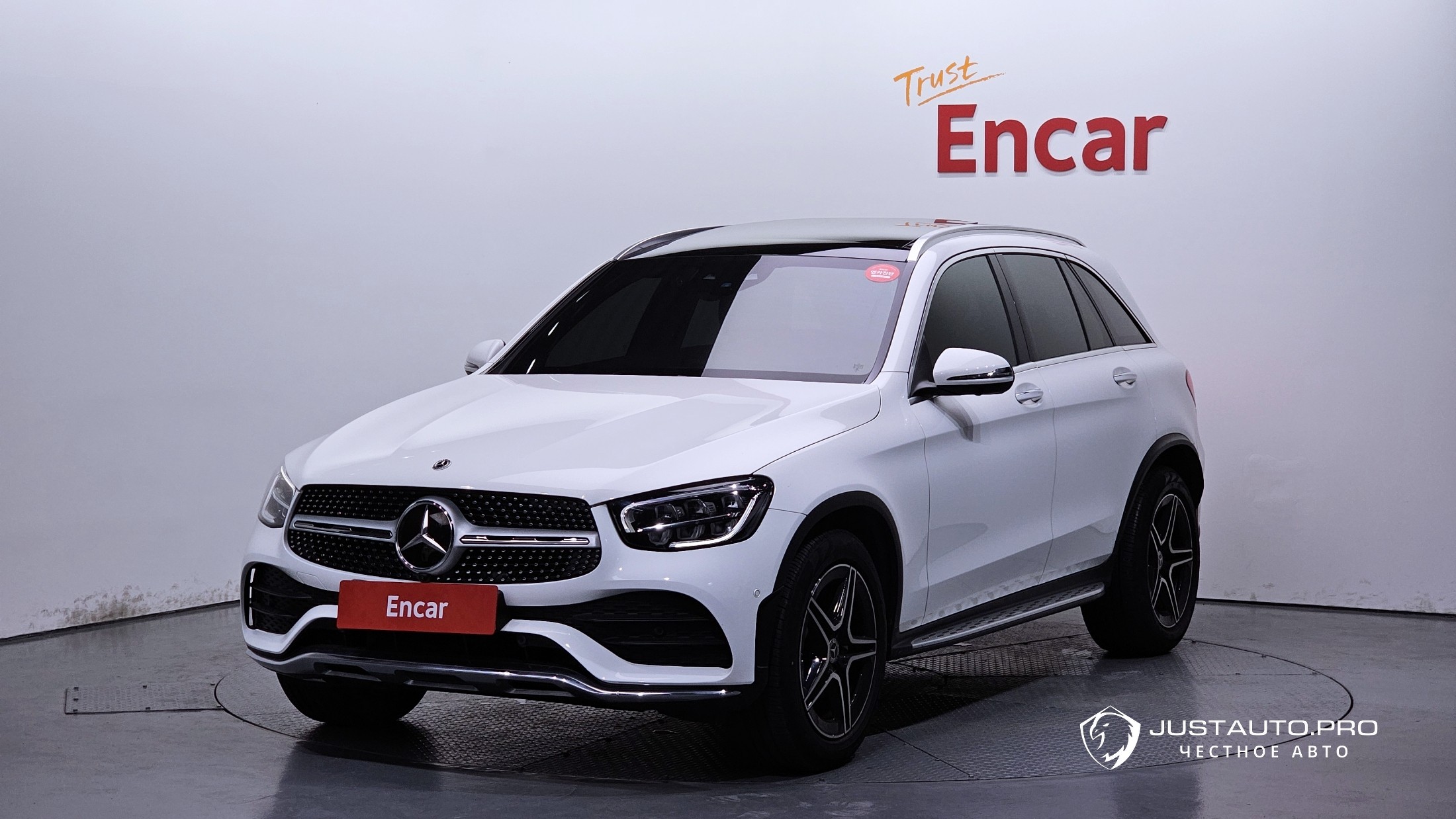 Автомобиль Mercedes-Benz GLC-Class