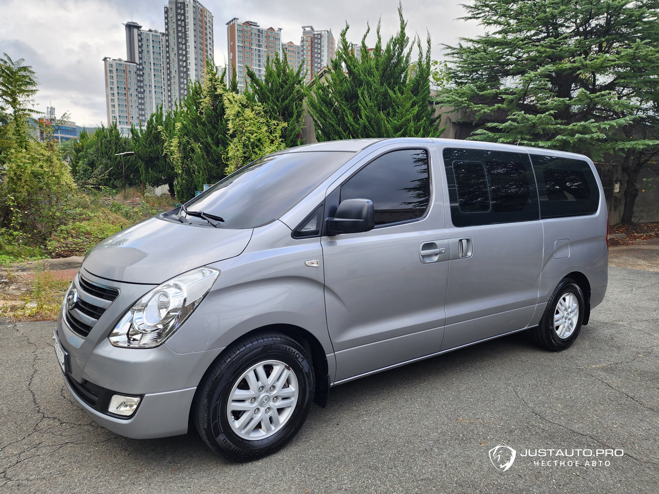 Автомобиль Hyundai Starex