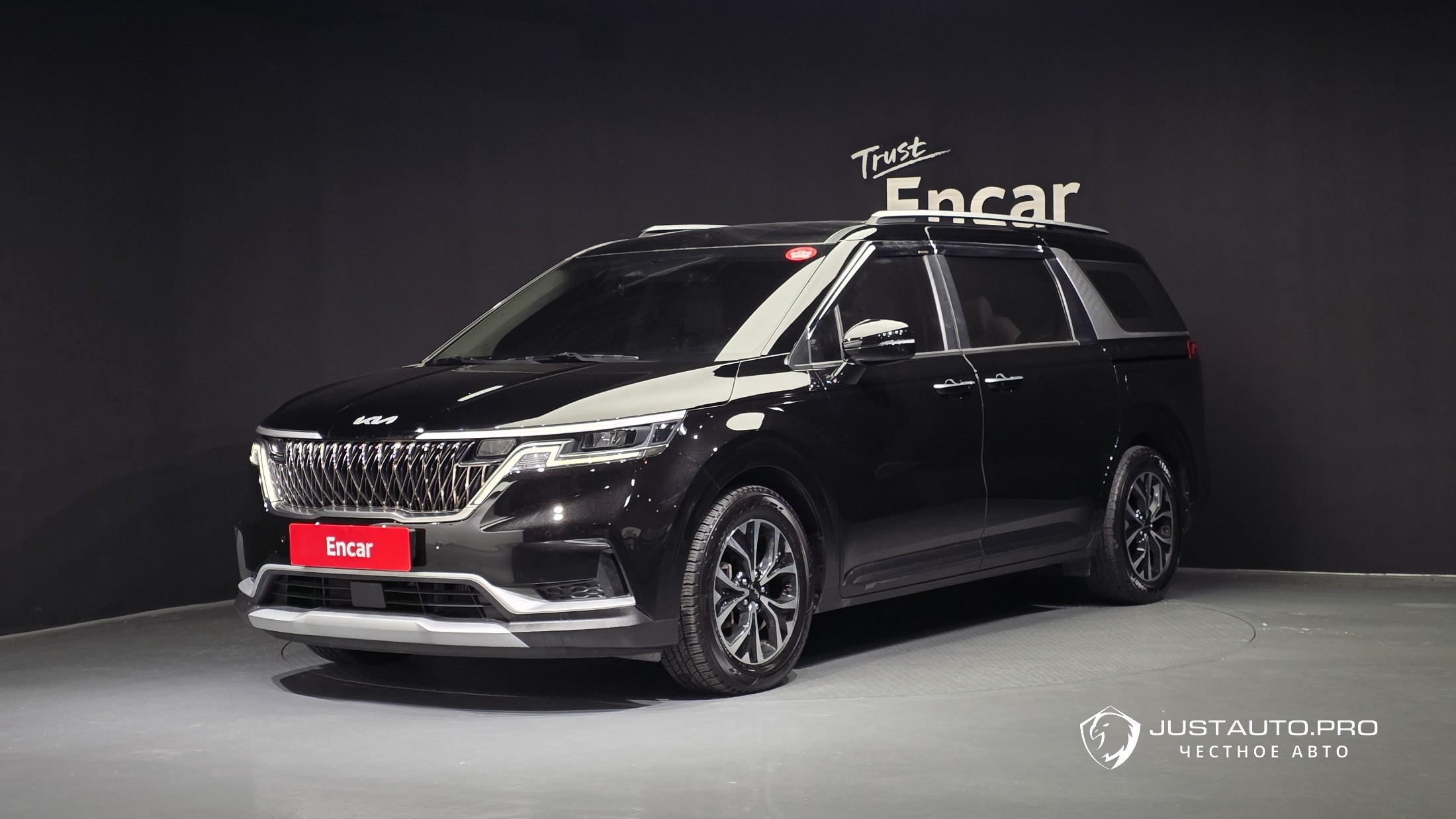 Автомобиль Kia Canival