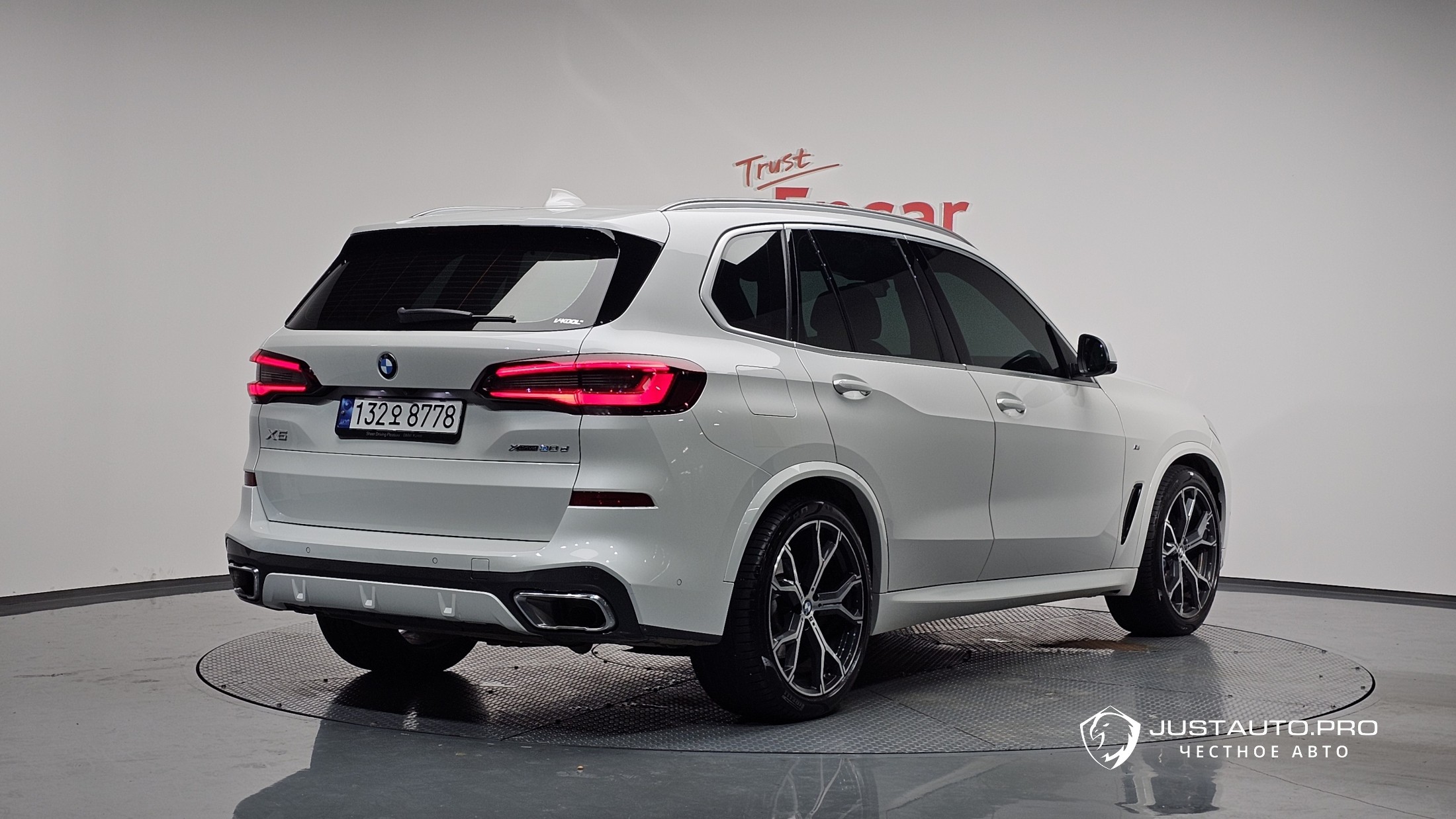 Автомобиль BMW X5