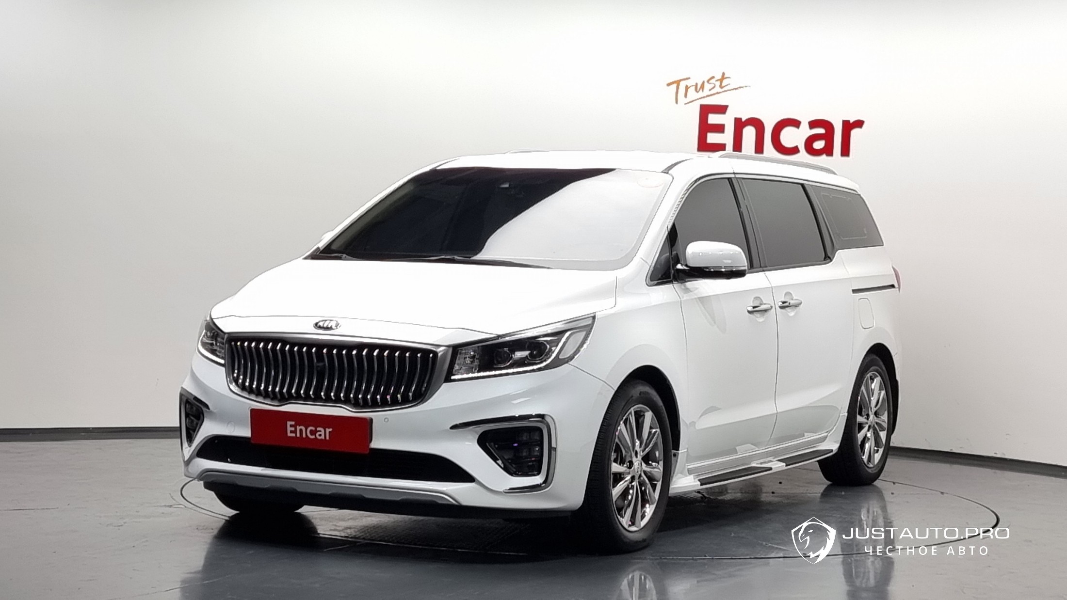 Автомобиль Kia Canival
