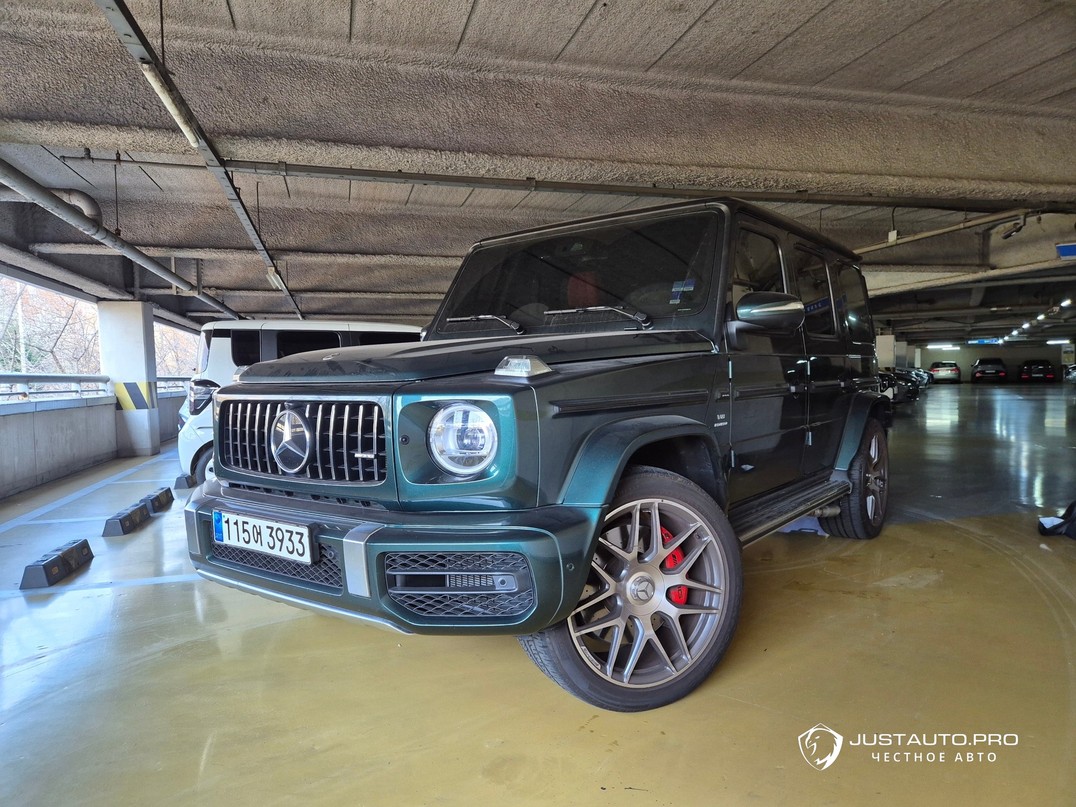 Автомобиль Mercedes-Benz G-Class