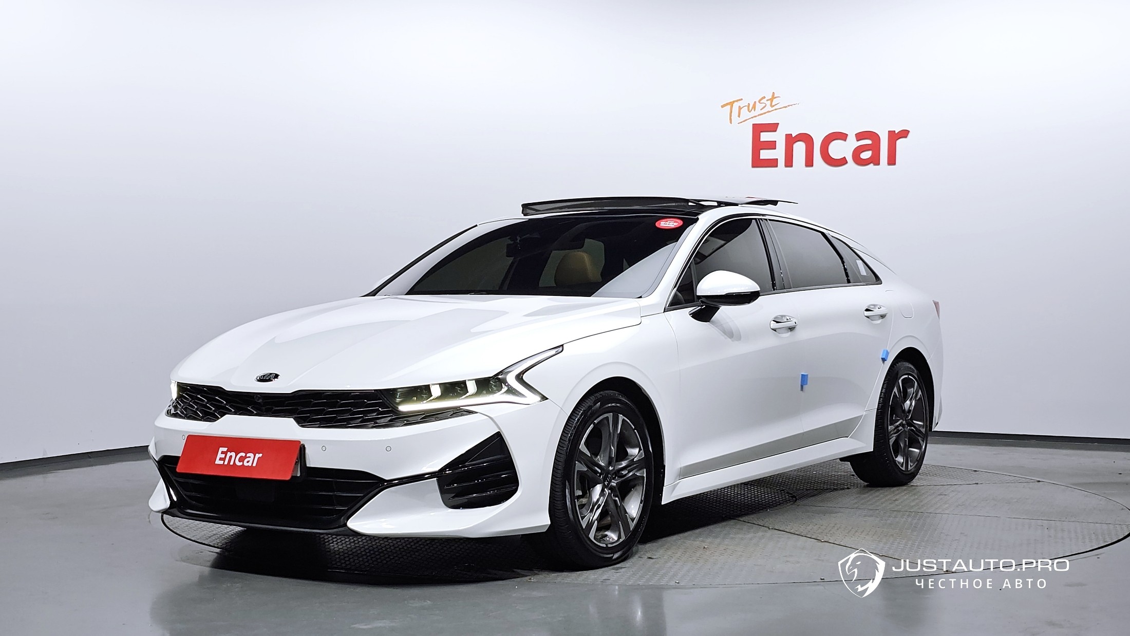 Автомобиль Kia K5