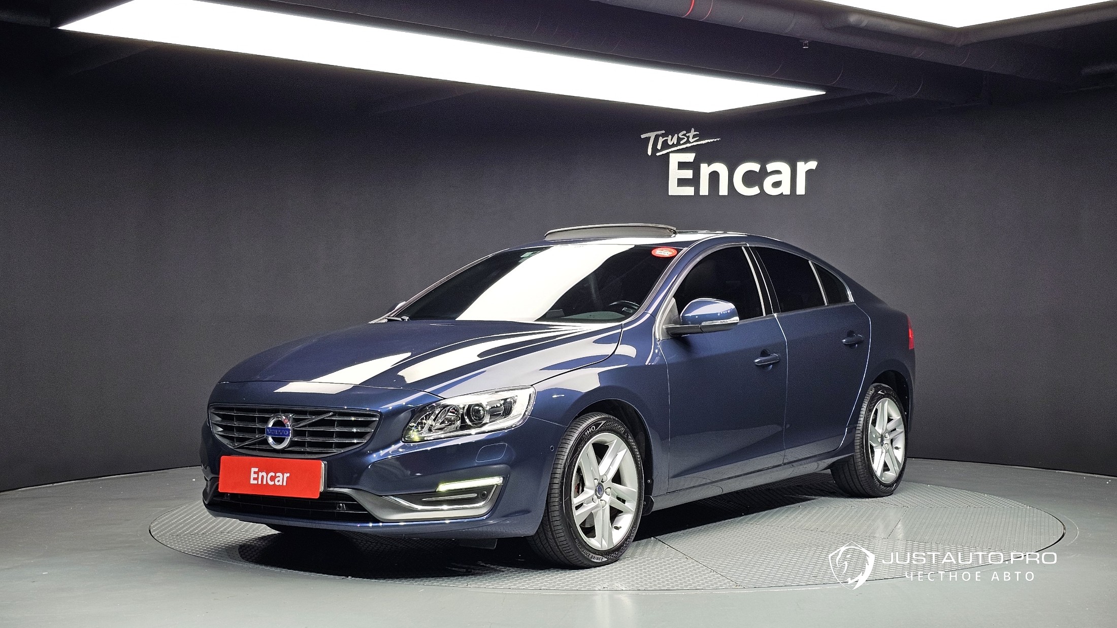 Автомобиль Volvo S60