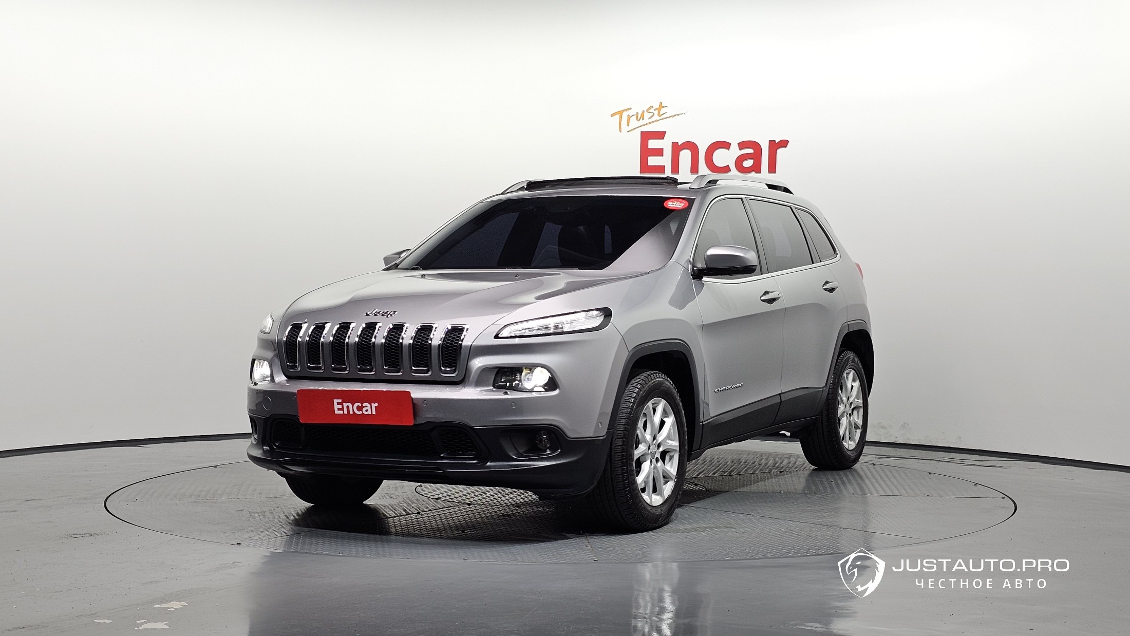 Автомобиль Jeep Cherokee