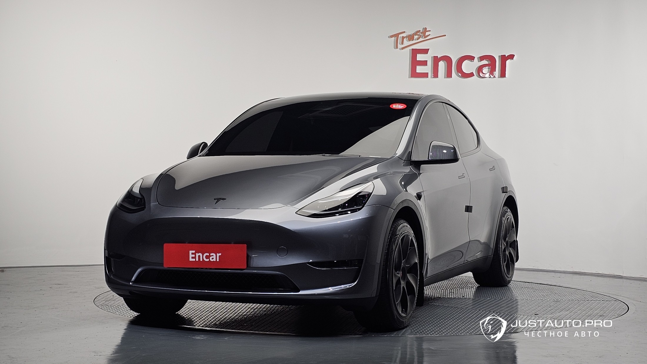 Автомобиль Tesla Model Y
