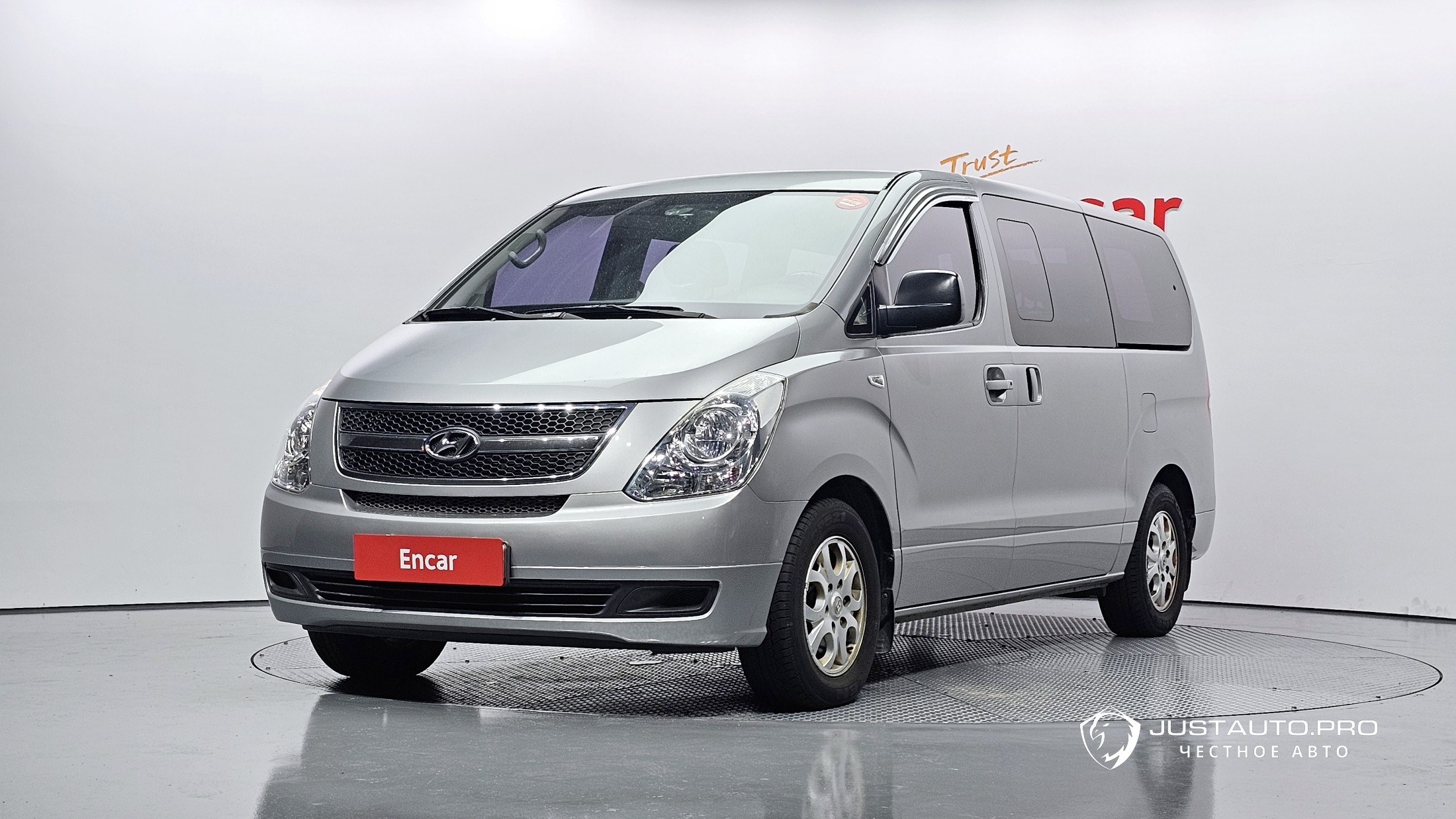 Автомобиль Hyundai Starex