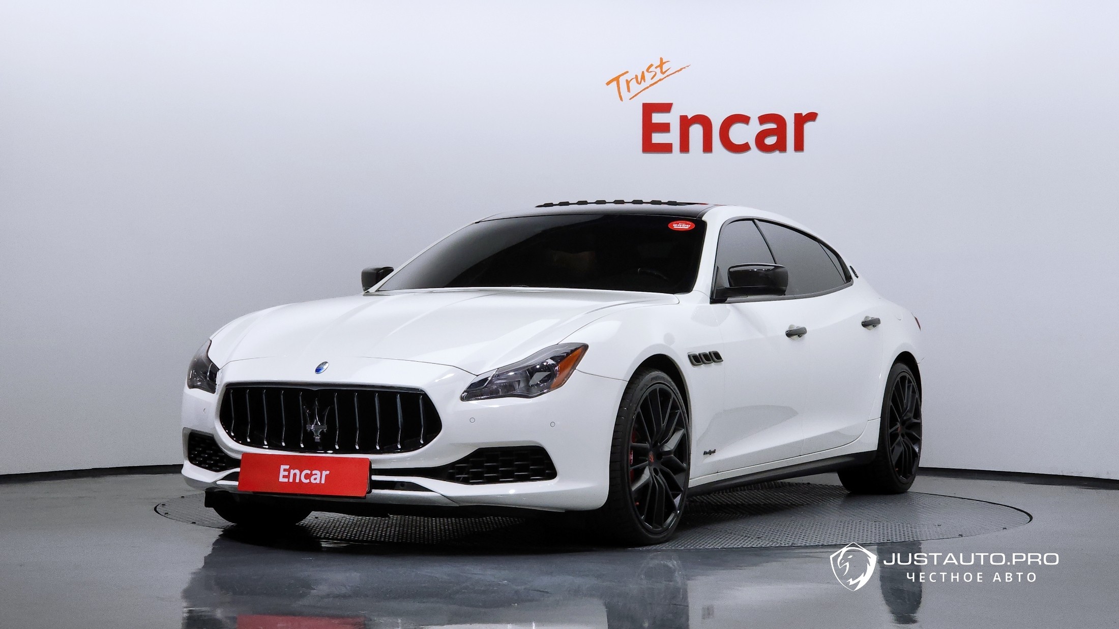 Автомобиль Maserati Quattroporte