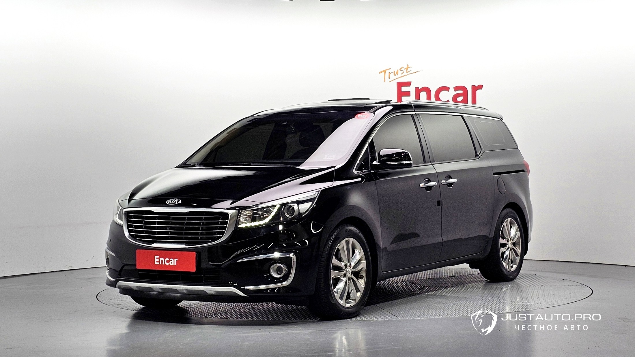 Автомобиль Kia Canival