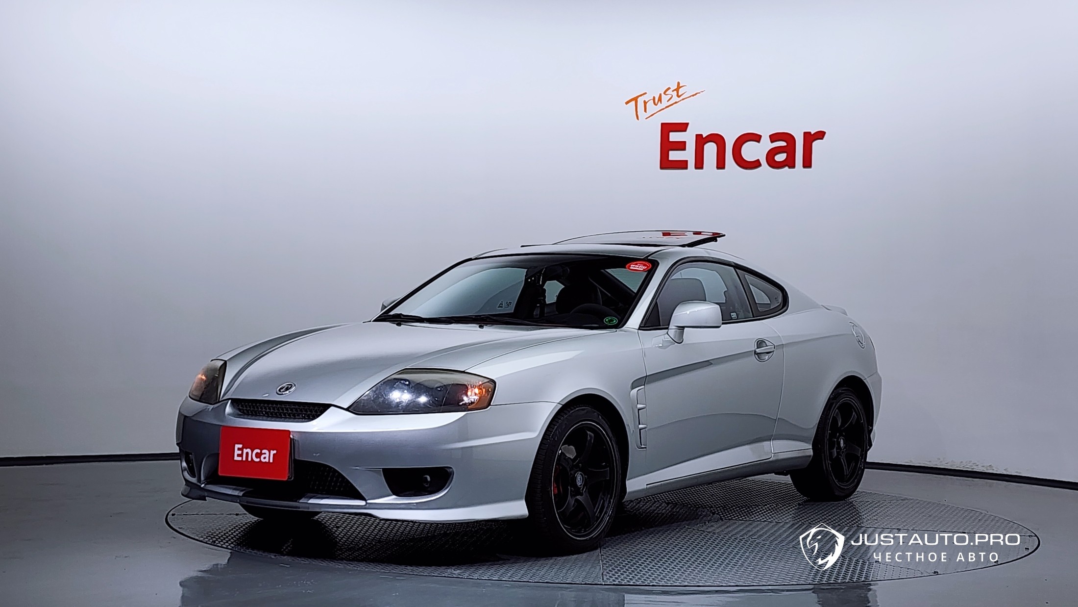 Автомобиль Hyundai Tuscani