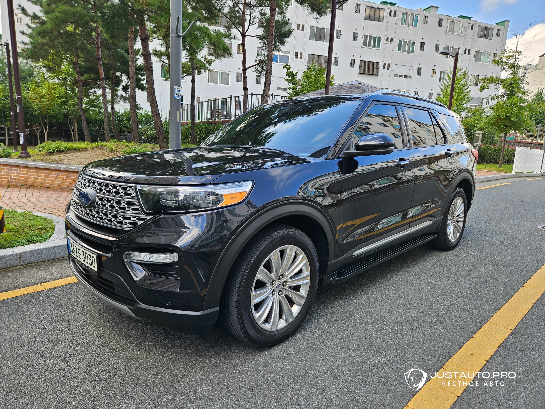 Автомобиль Ford Explorer
