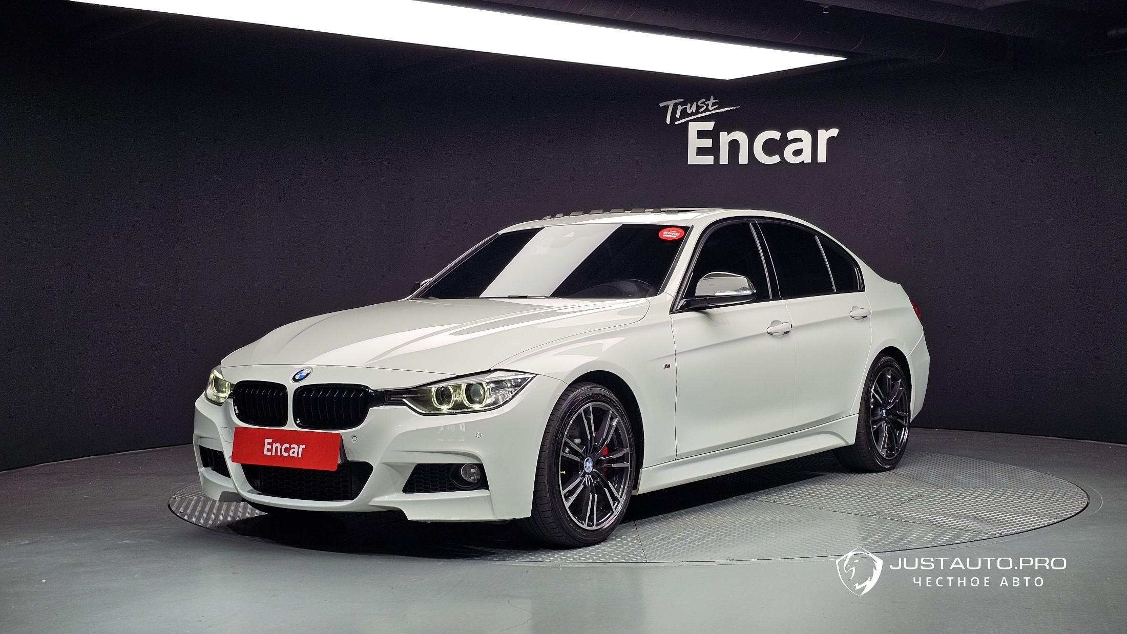 Автомобиль BMW 3-Series