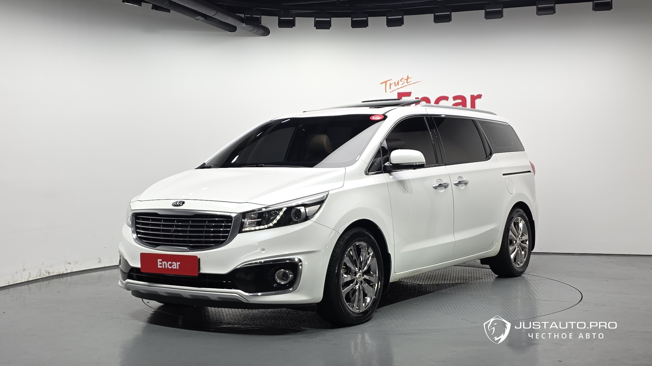 Автомобиль Kia Canival