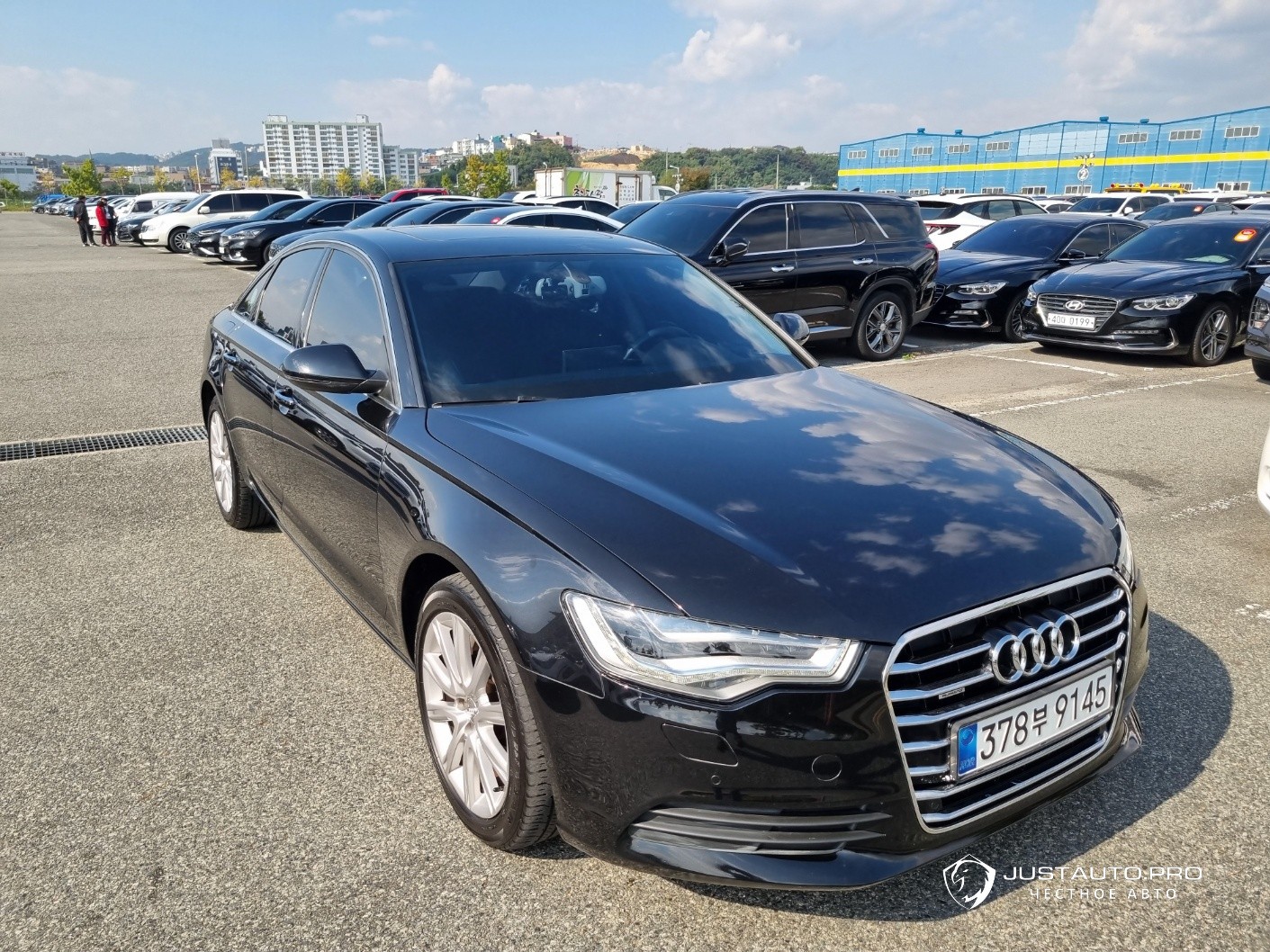 Автомобиль Audi A6