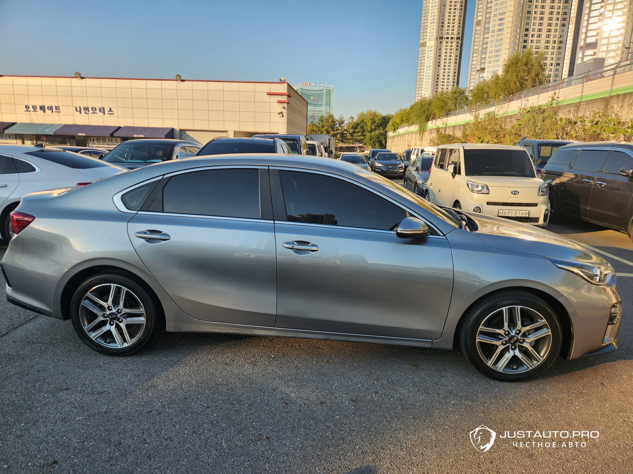 Автомобиль Kia K3