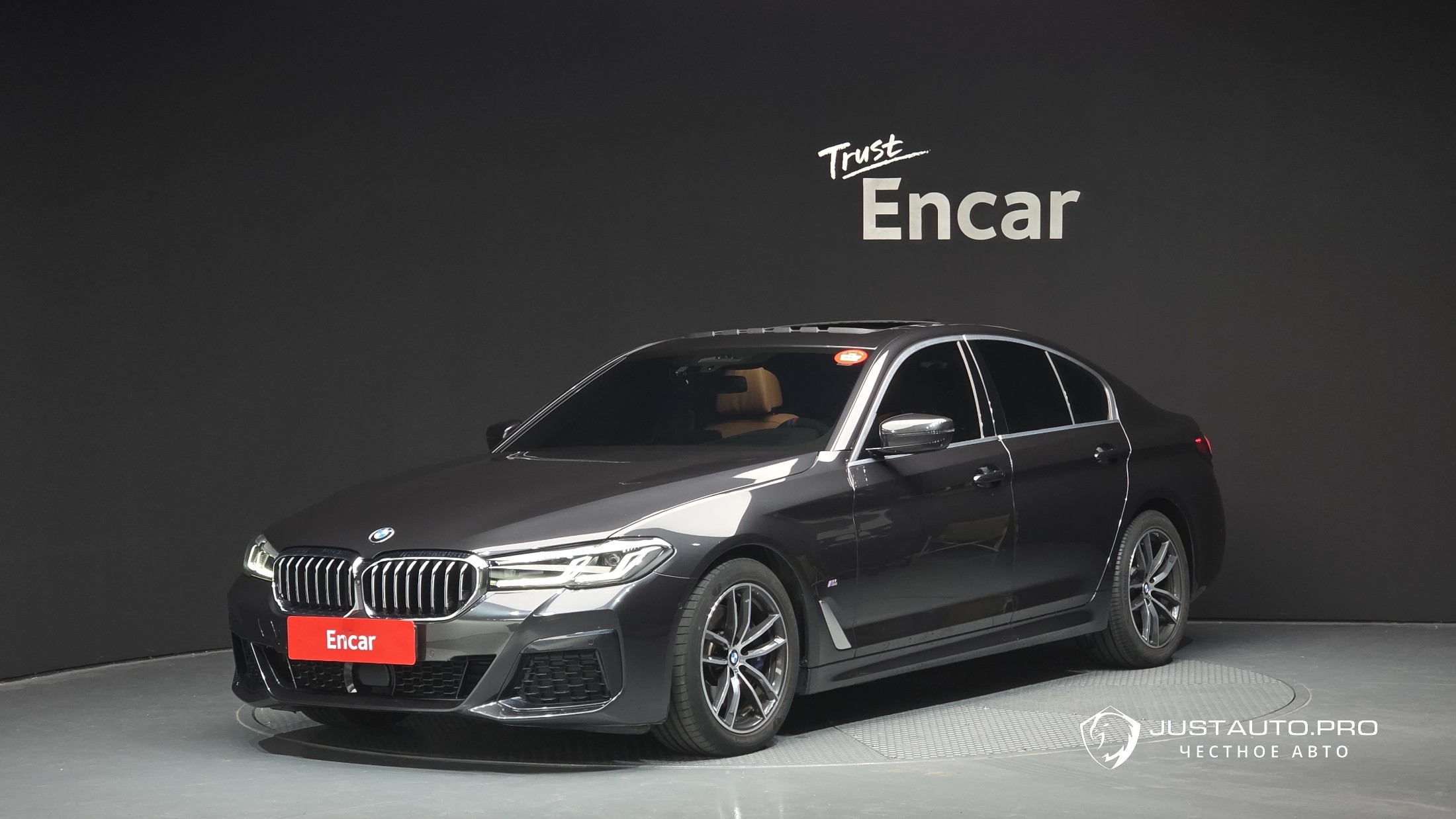 Автомобиль BMW 5-Series