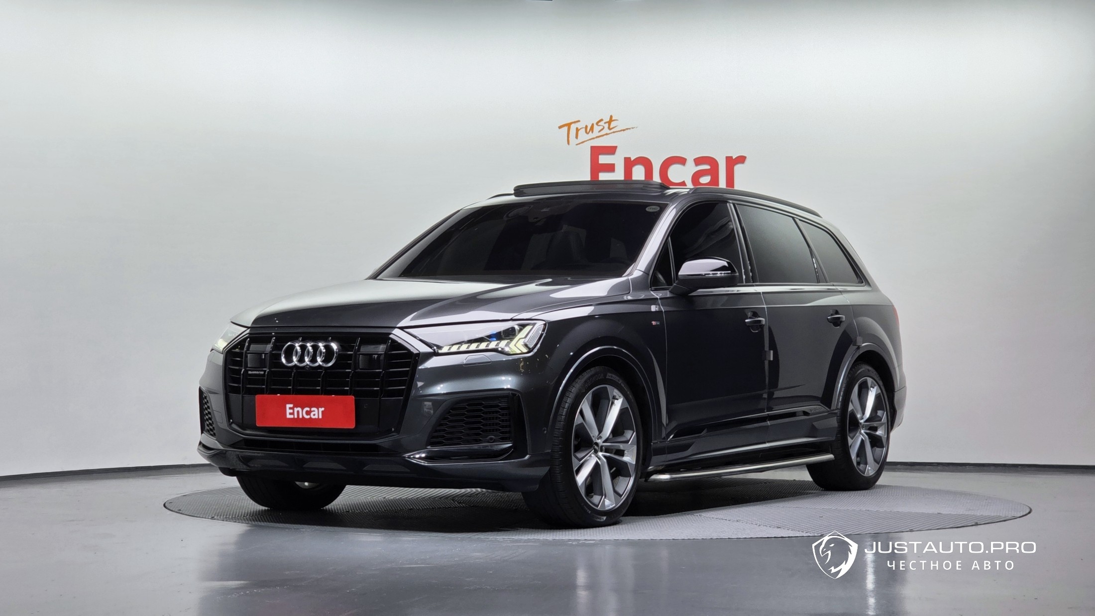 Автомобиль Audi Q7