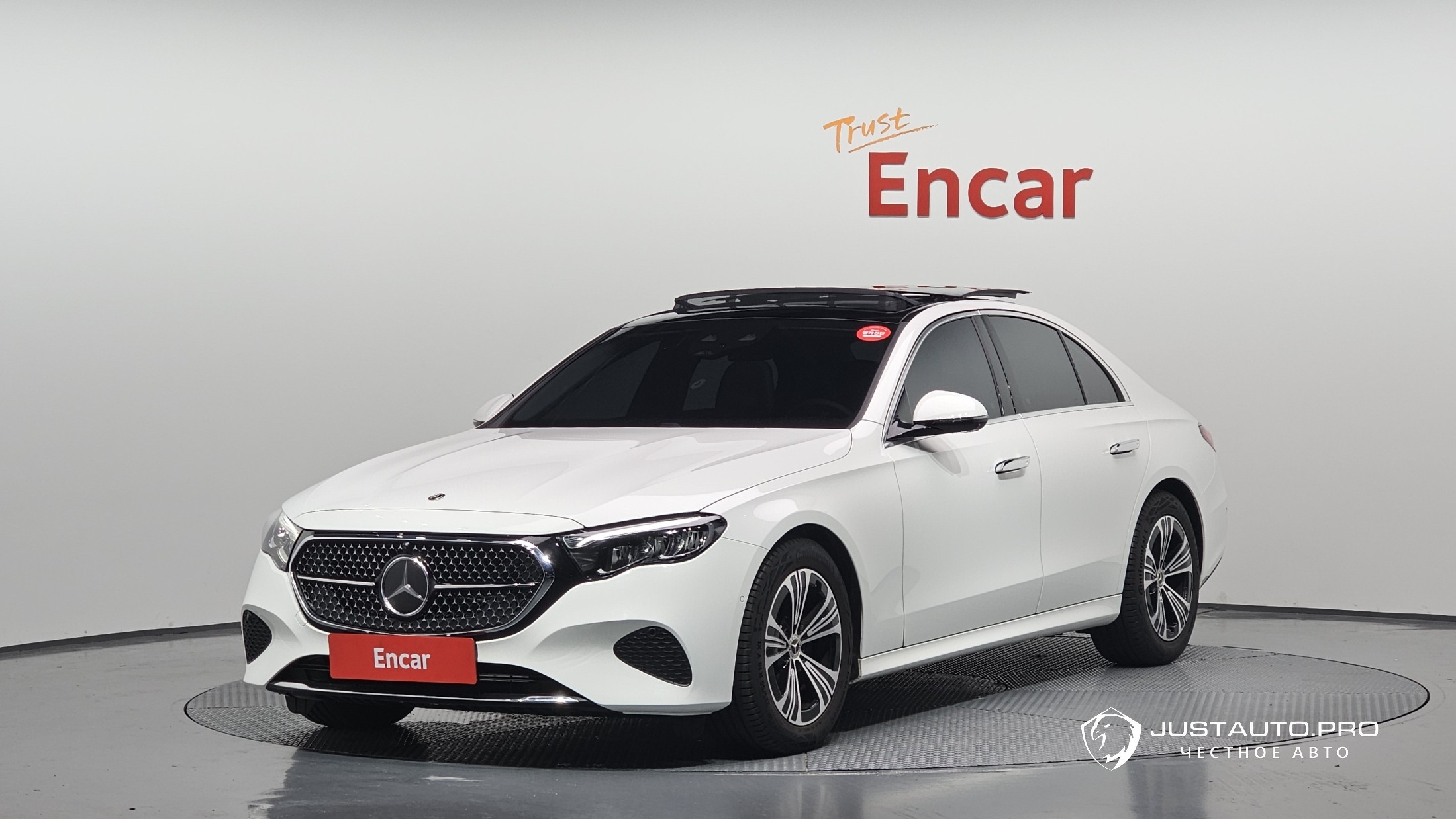 Автомобиль Mercedes-Benz E-Class