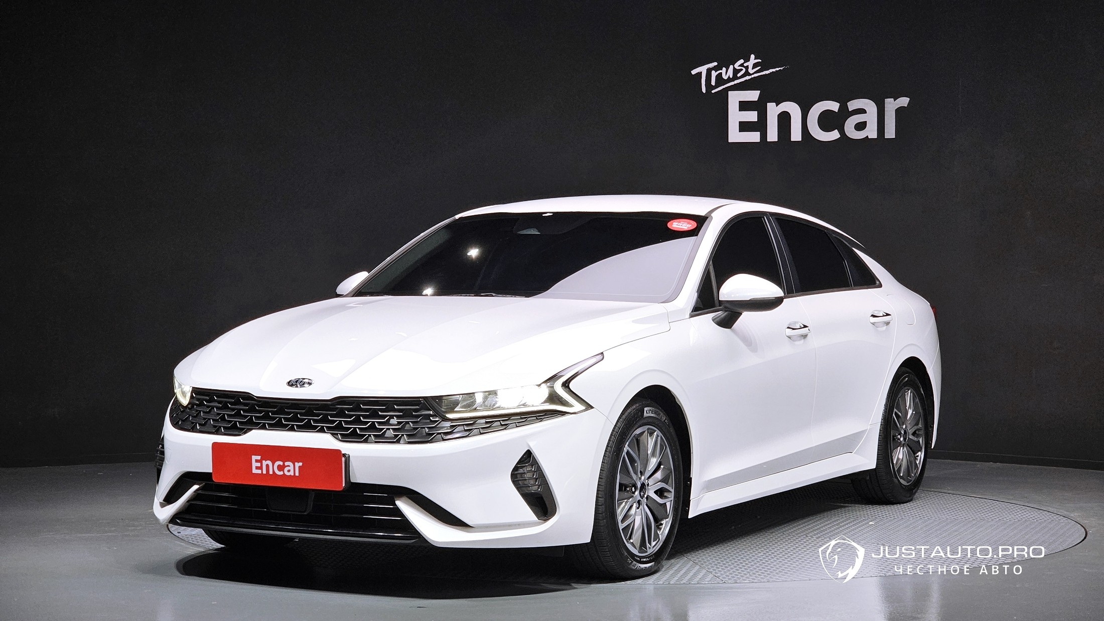 Автомобиль Kia K5