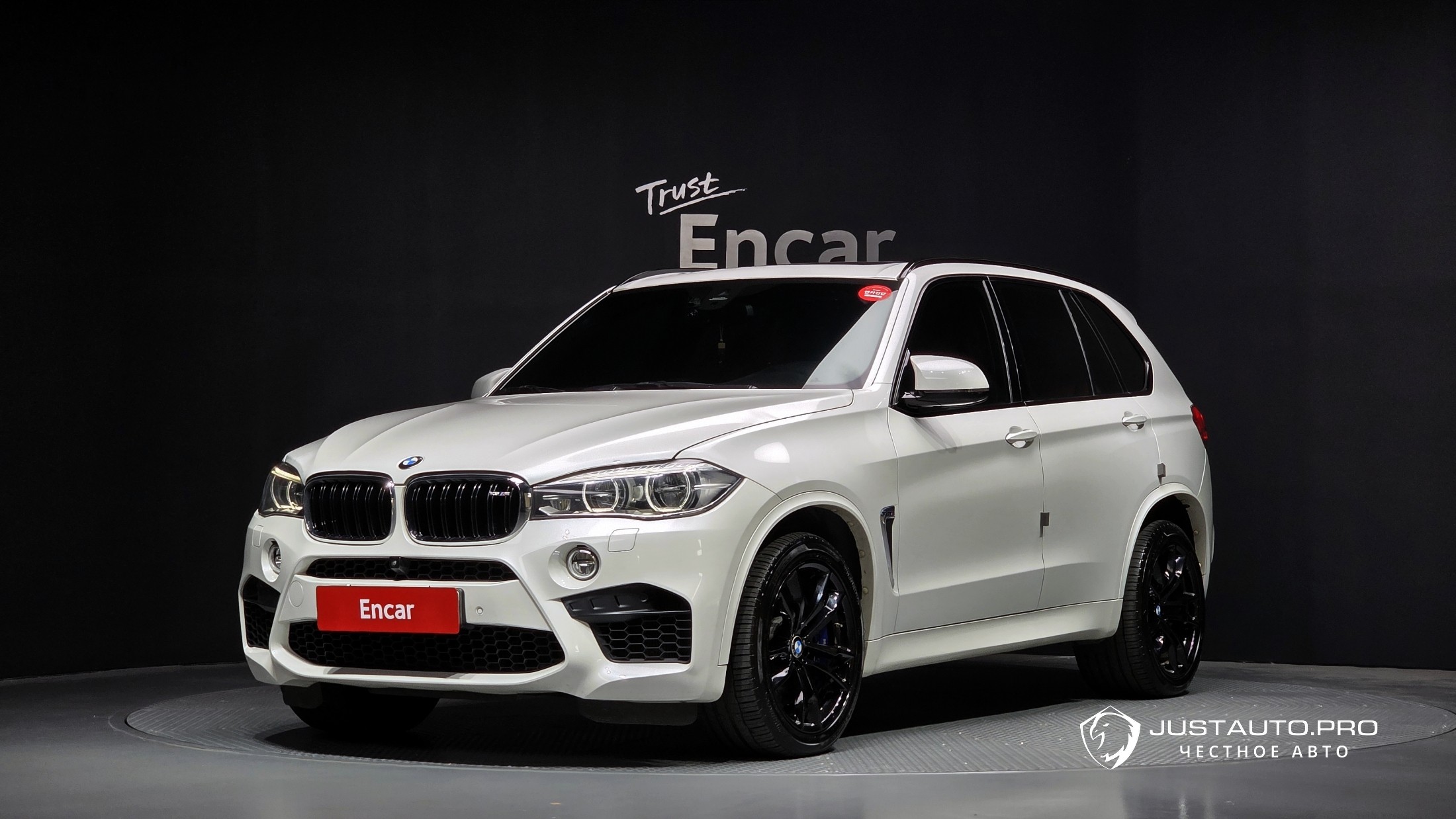 Автомобиль BMW X5M