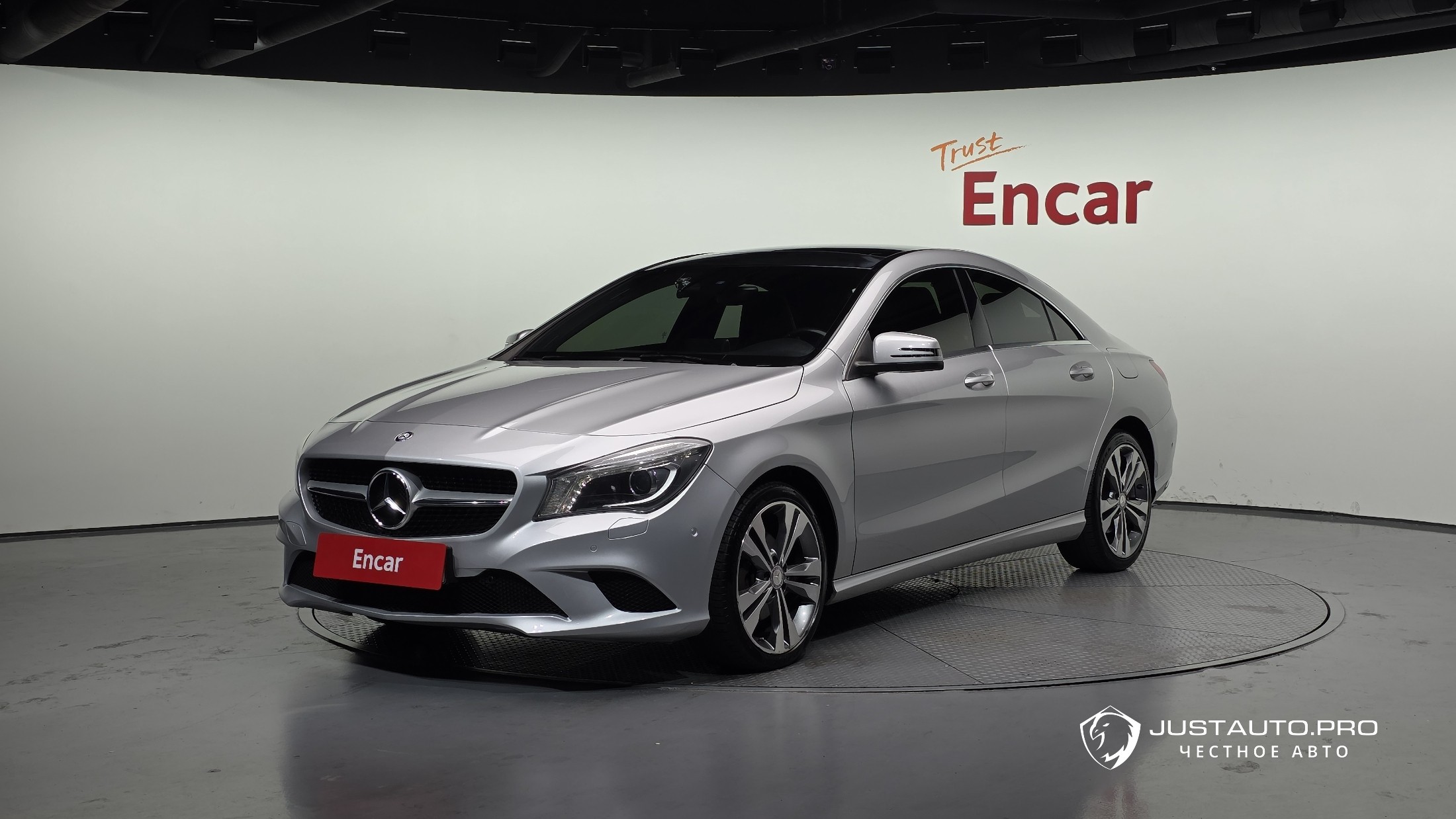 Автомобиль Mercedes-Benz CLA-Class