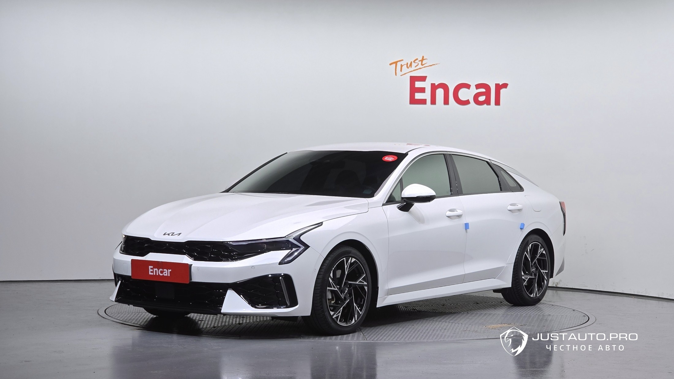 Автомобиль Kia K5