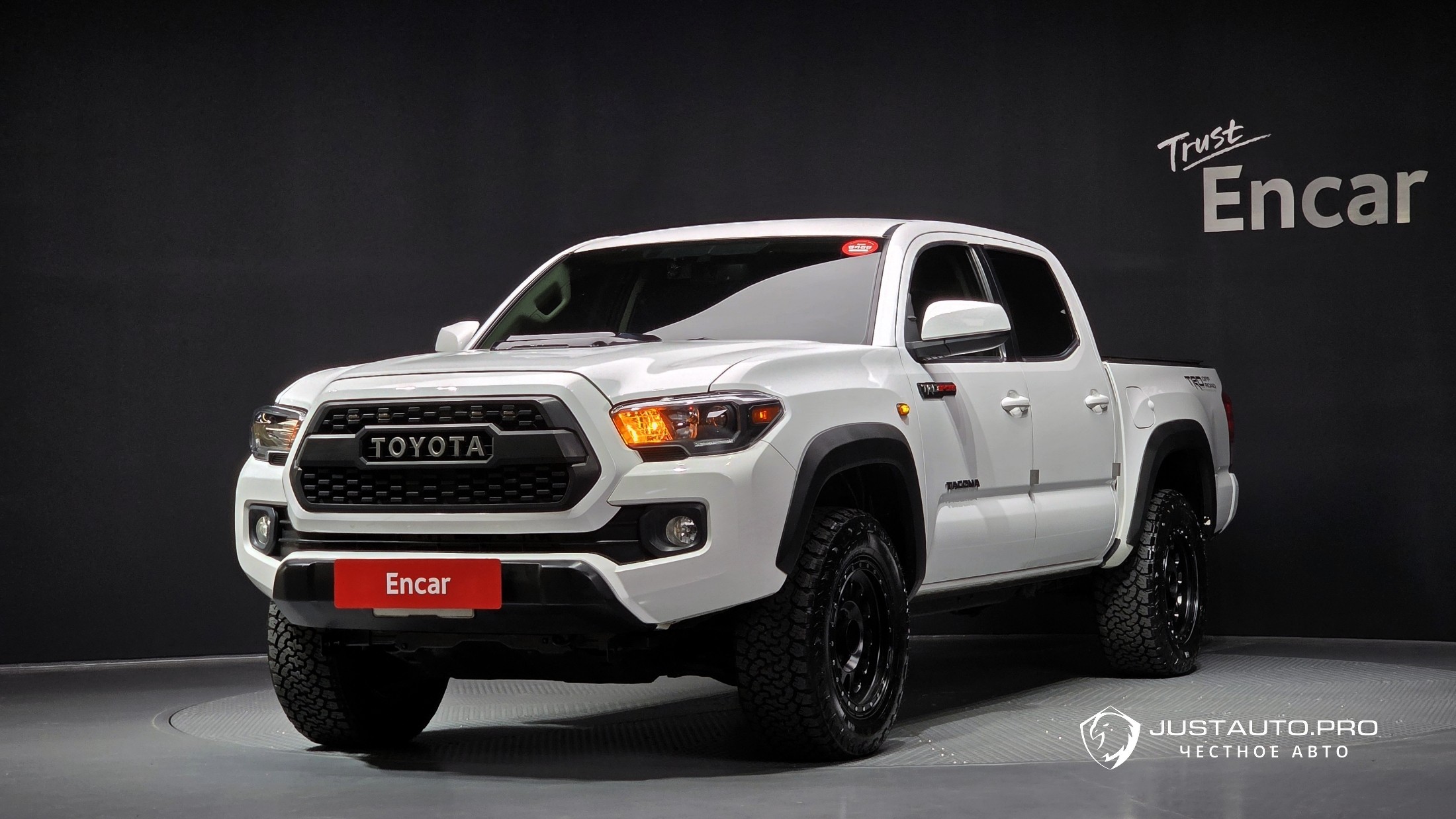 Автомобиль Toyota Tacoma