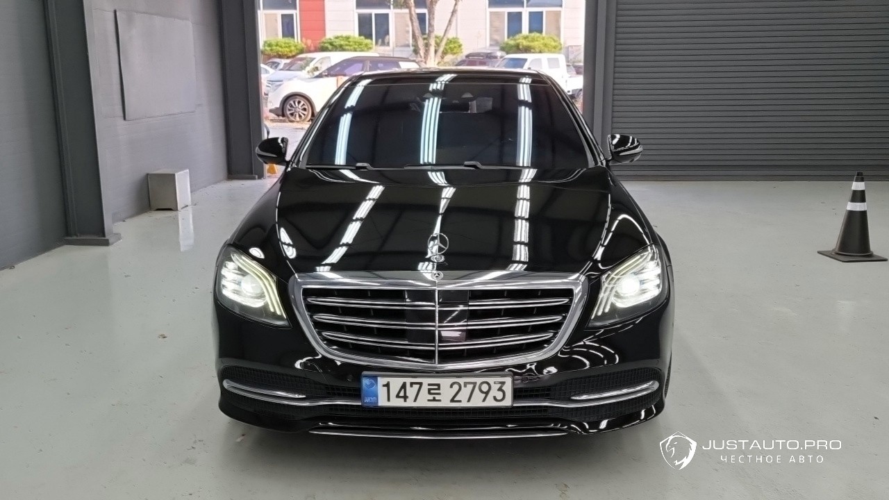 Автомобиль Mercedes-Benz S-Class