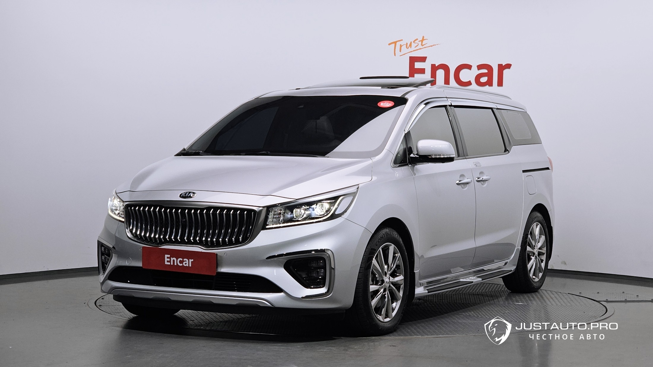 Автомобиль Kia Canival