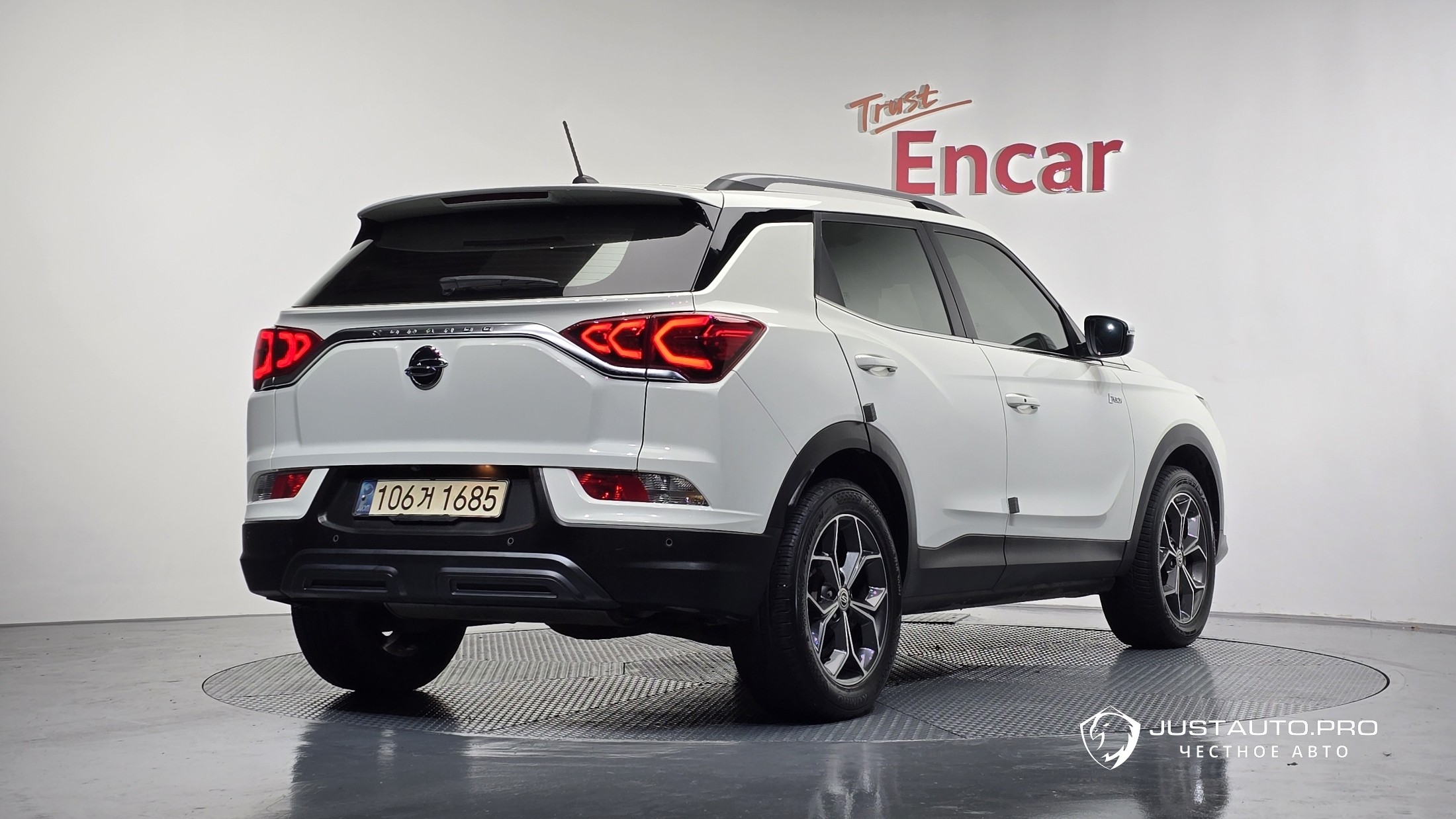 Автомобиль KG_Mobility_Ssangyong KORANDO