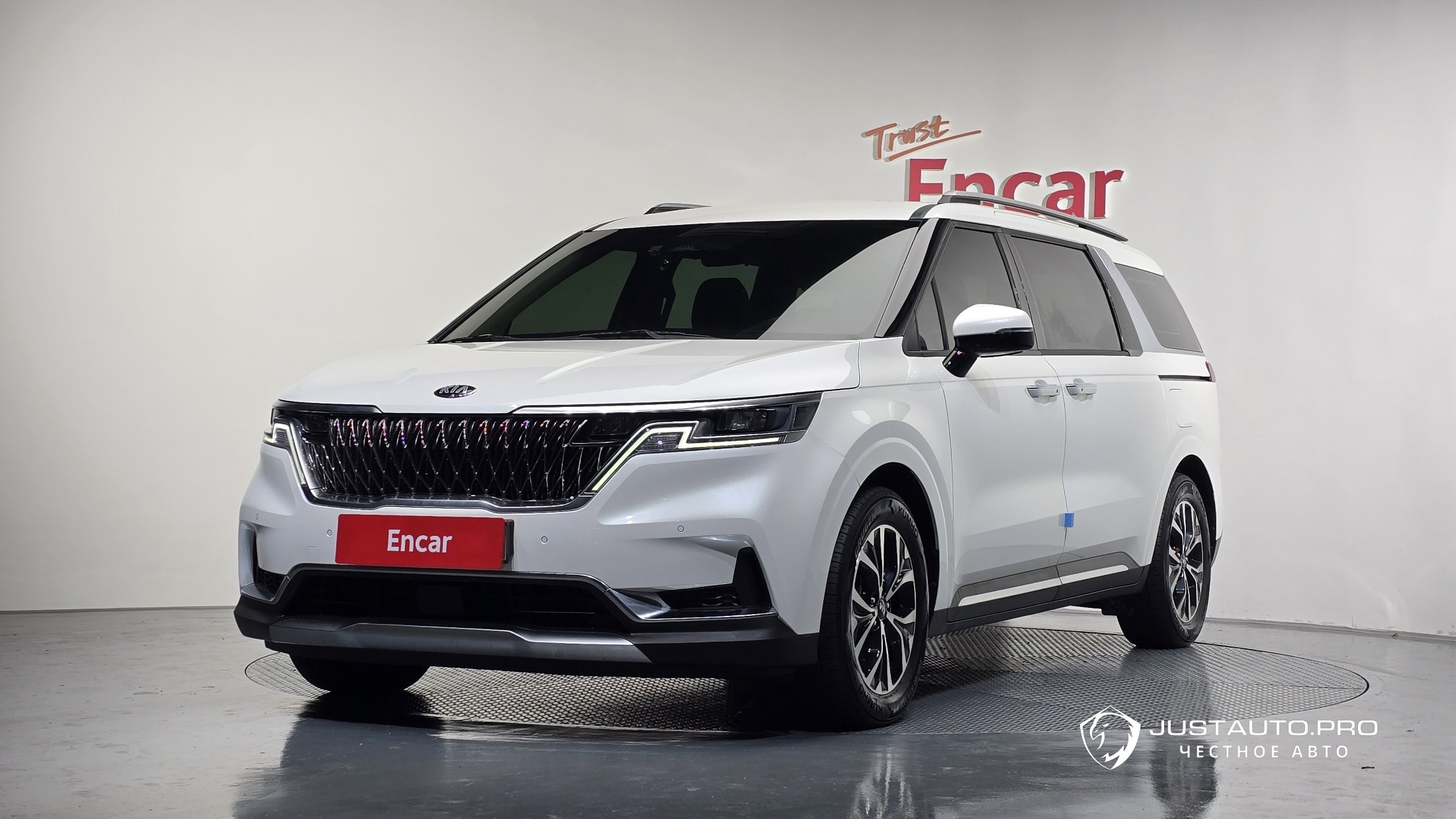 Автомобиль Kia Canival