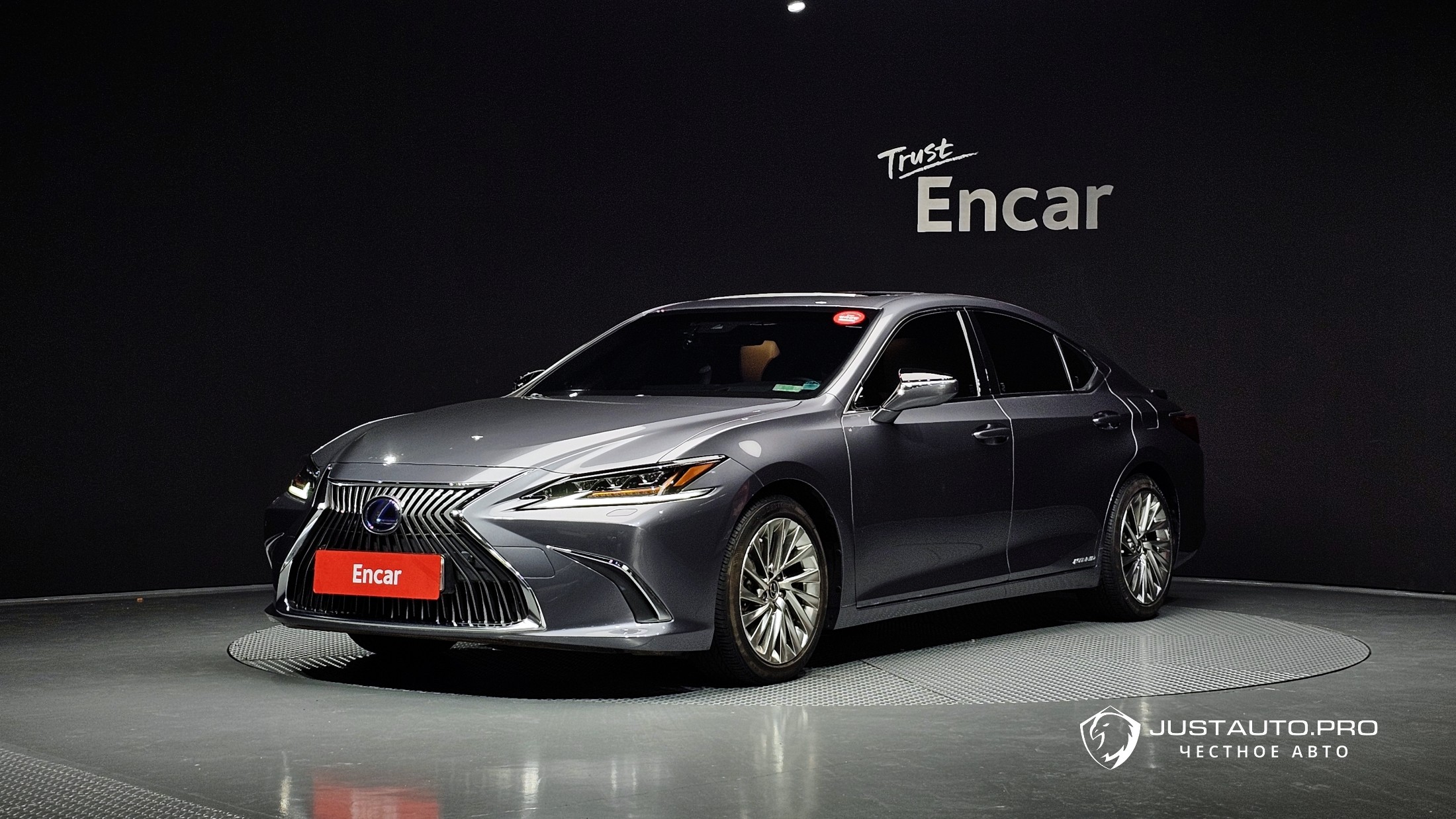 Автомобиль Lexus ES