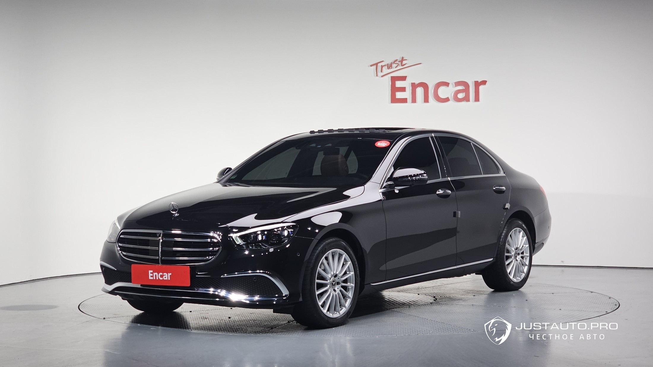 Автомобиль Mercedes-Benz E-Class