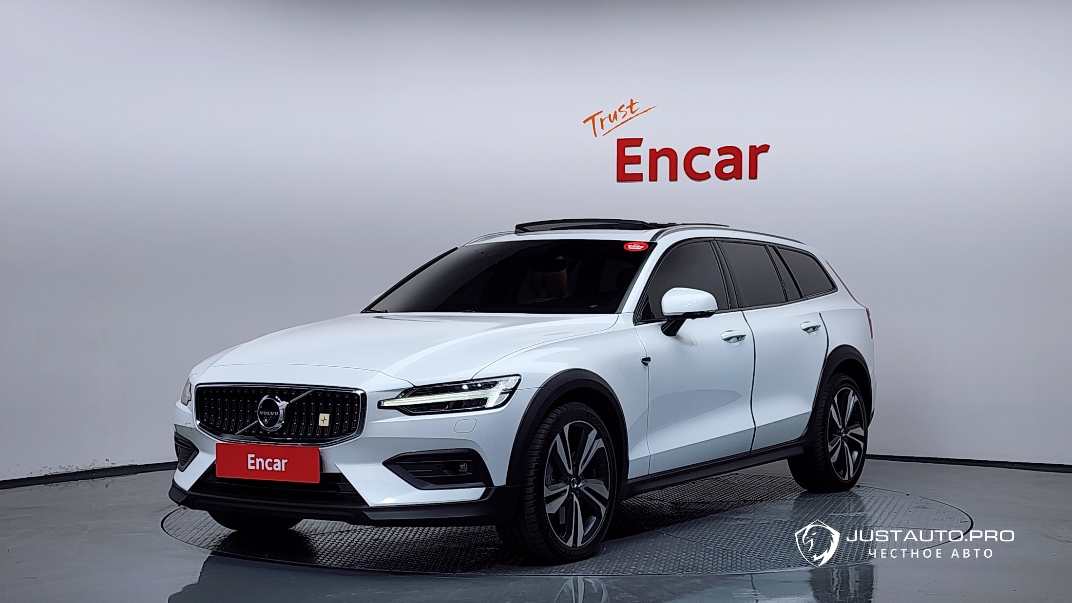 Автомобиль Volvo V60