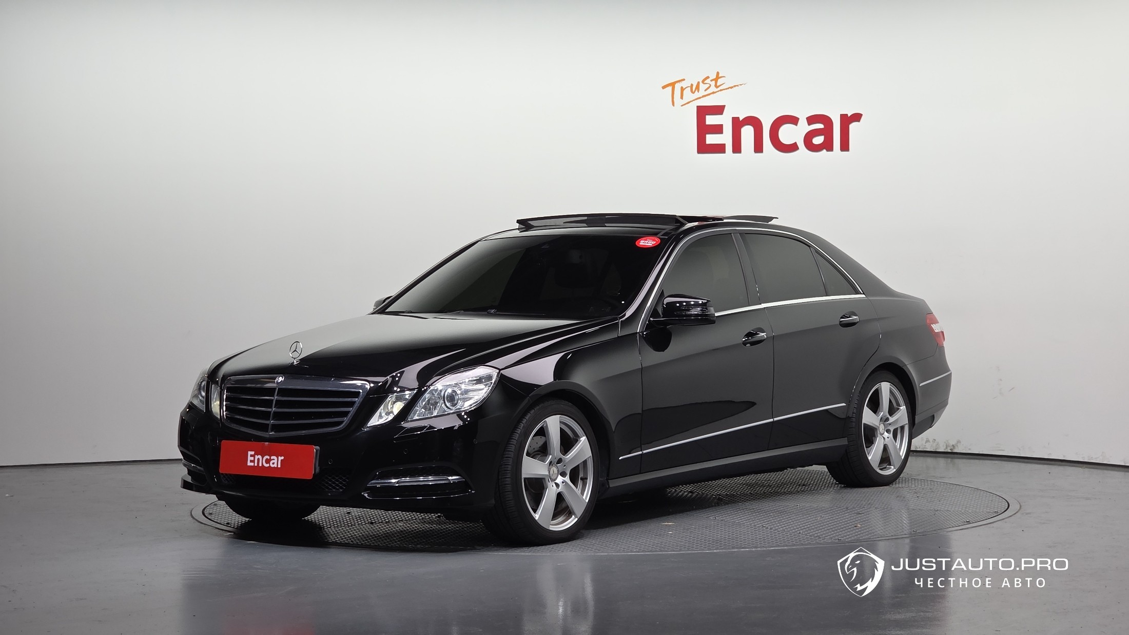 Автомобиль Mercedes-Benz E-Class