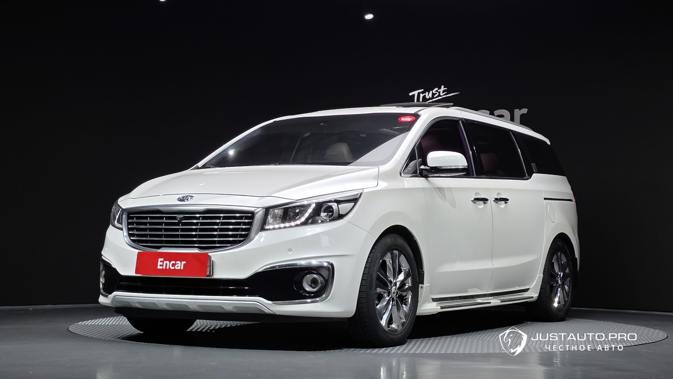 Автомобиль Kia Canival