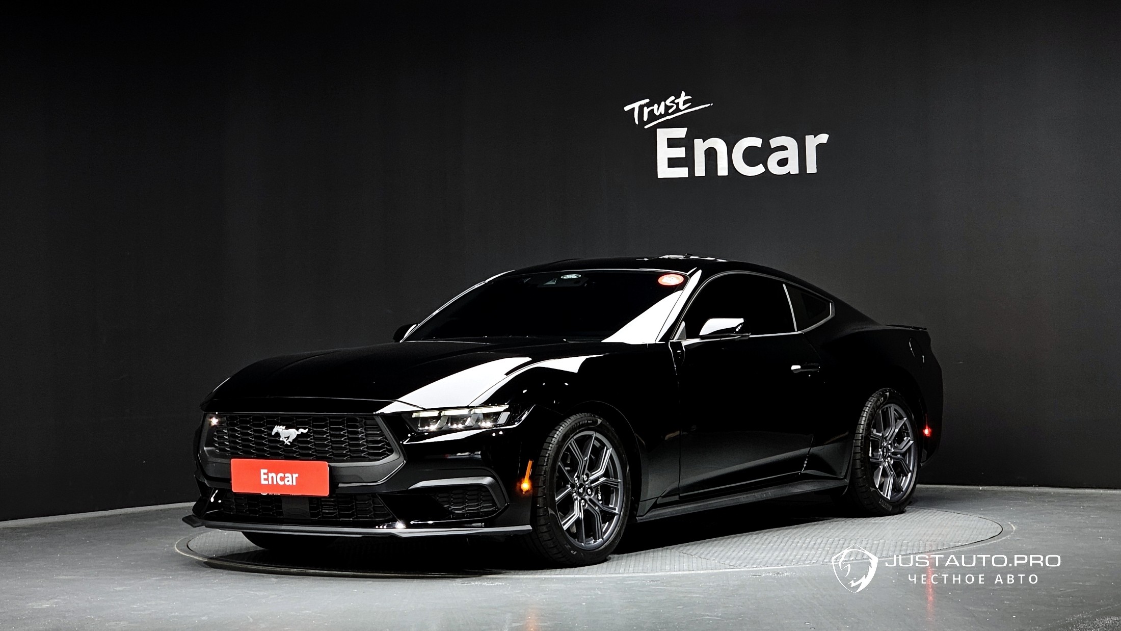 Автомобиль Ford Mustang