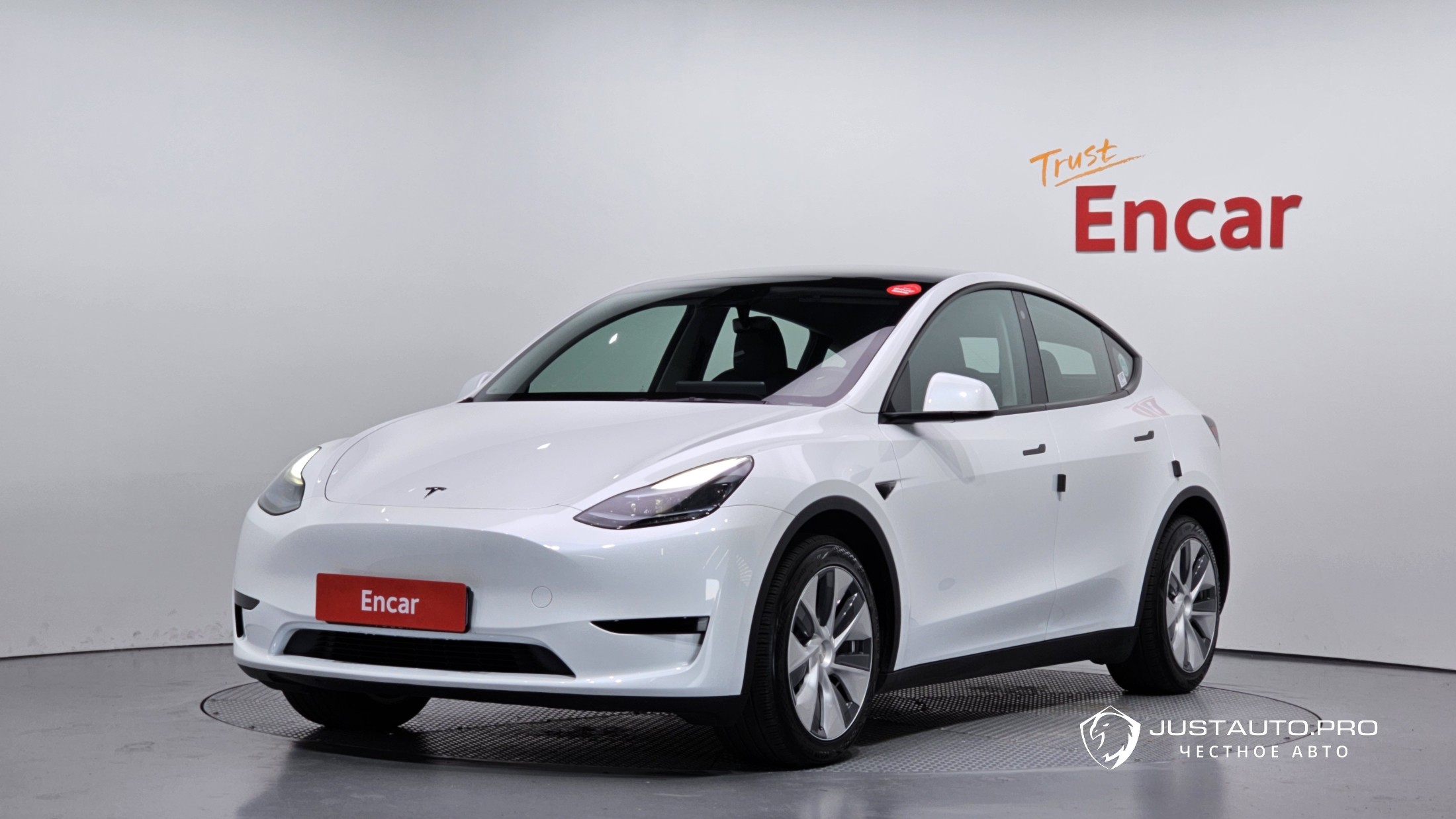 Автомобиль Tesla Model Y