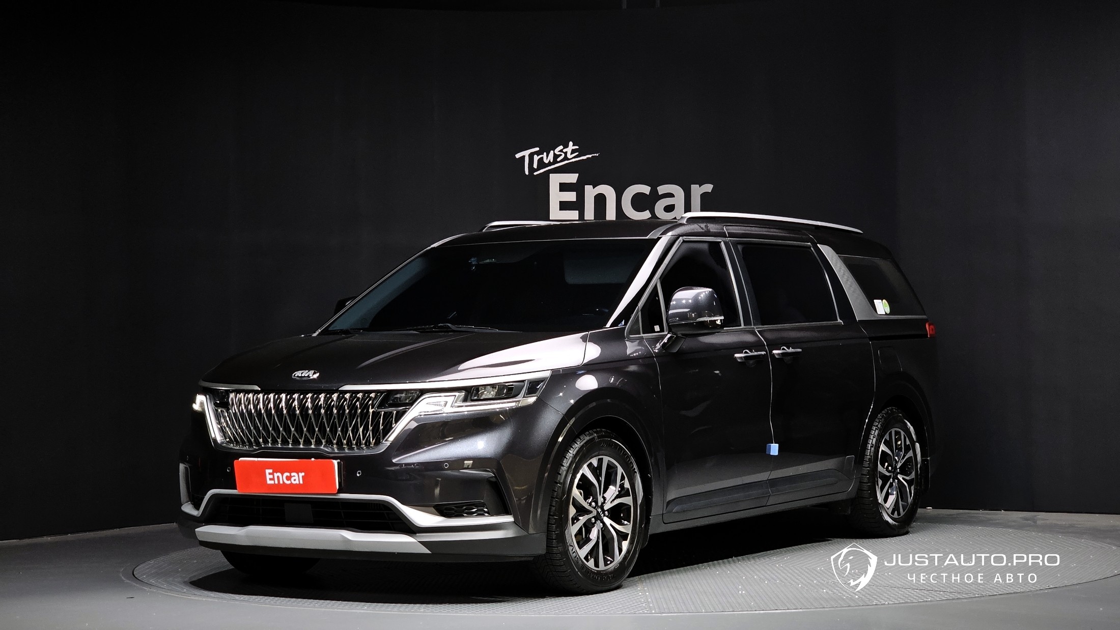 Автомобиль Kia Canival