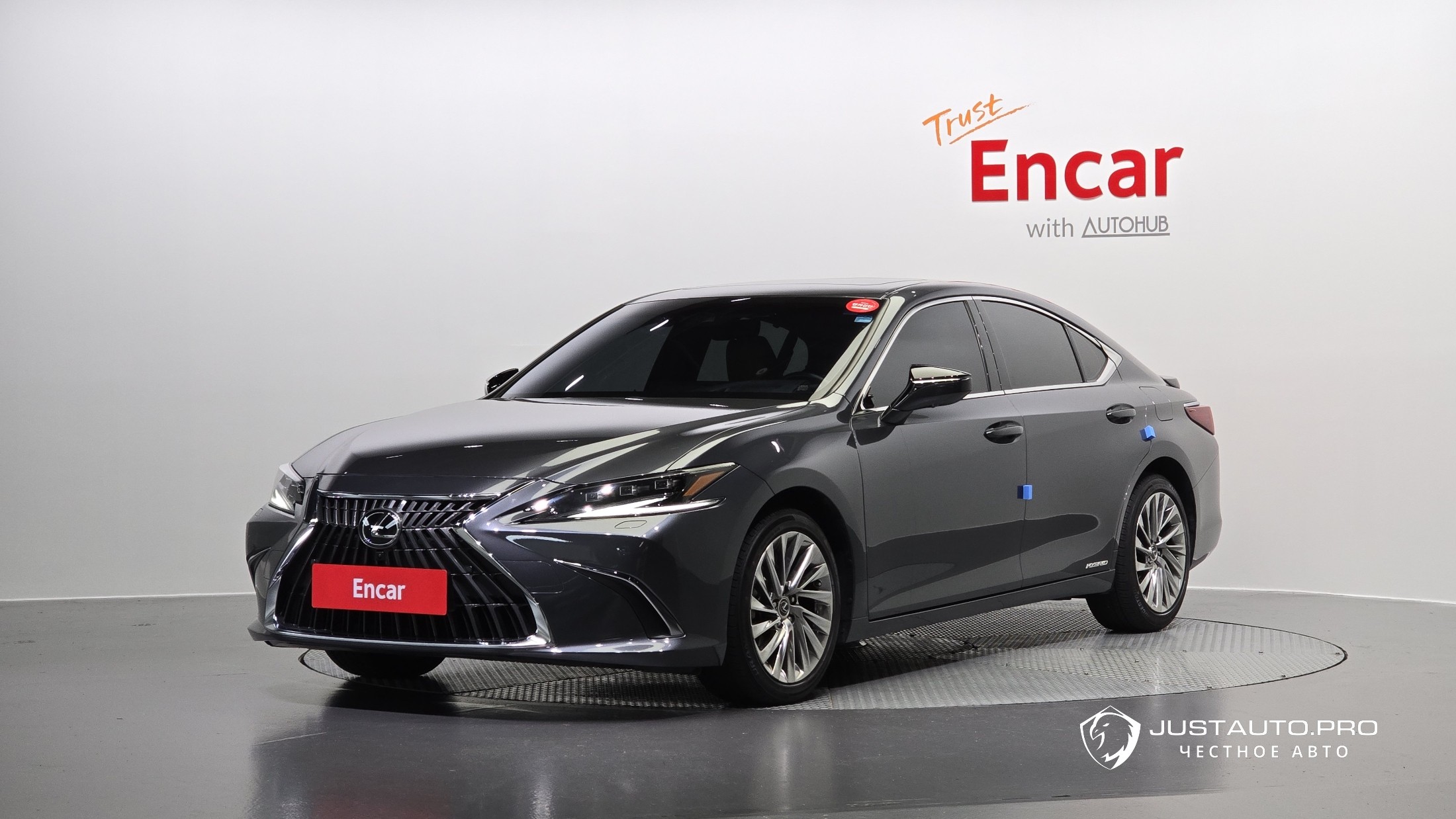 Автомобиль Lexus ES